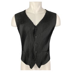 ISSEY MIYAKE Size M Black Pleated Polyester Vest