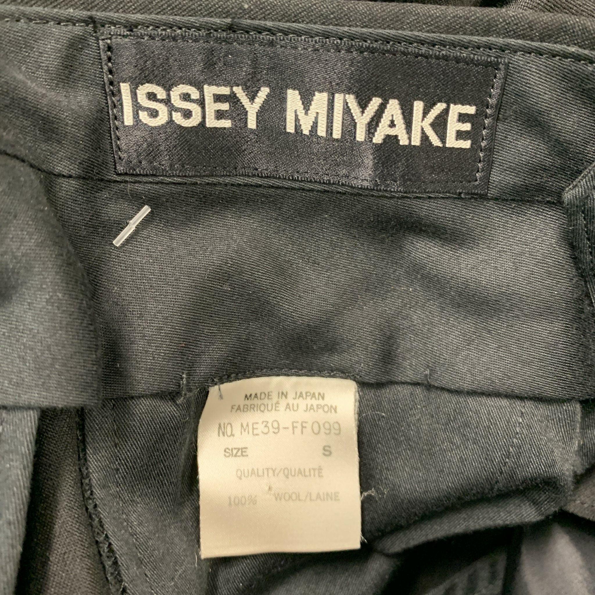 ISSEY MIYAKE Size S Black Solid Wool Pleated Dress Pants In Excellent Condition In San Francisco, CA