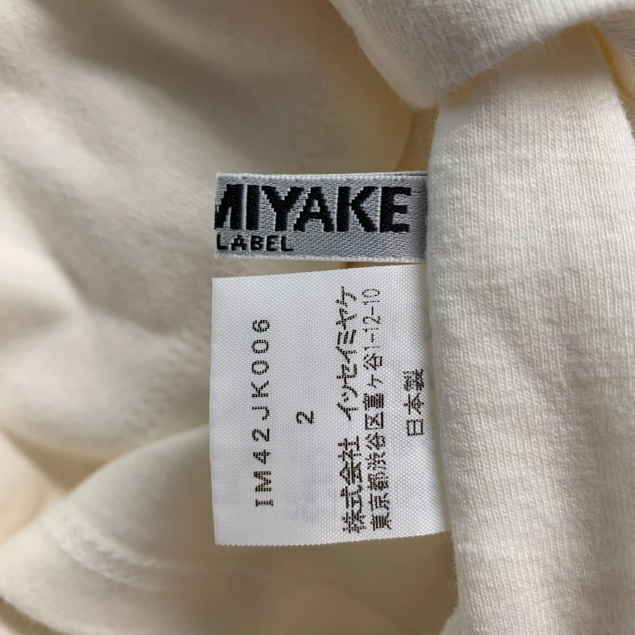 ISSEY MIYAKE Size S Cream Acetate Polyester Mock Neck Casual Top For Sale 2