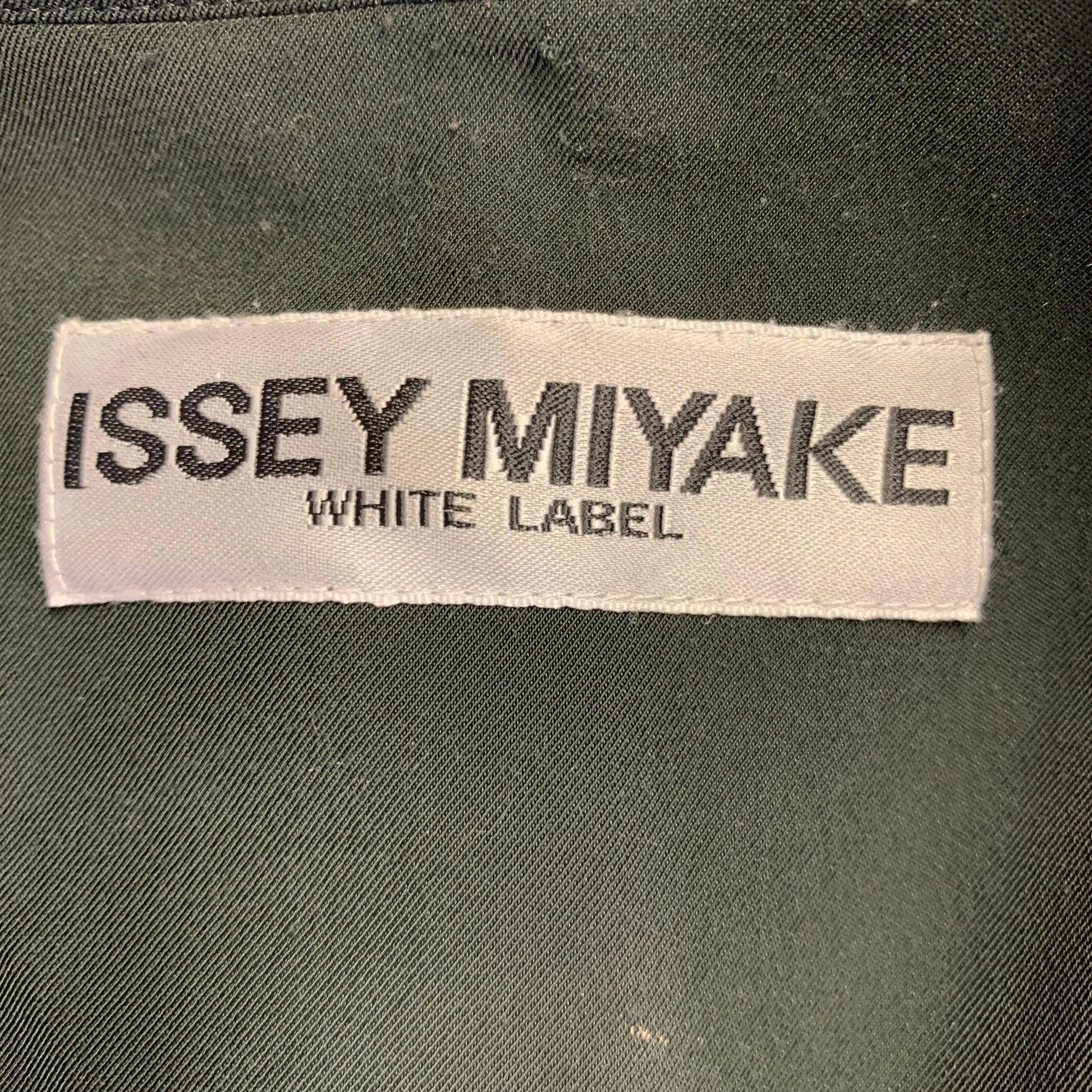 Issey Miyake Taille S Blazer vert à patte unique en vente 1