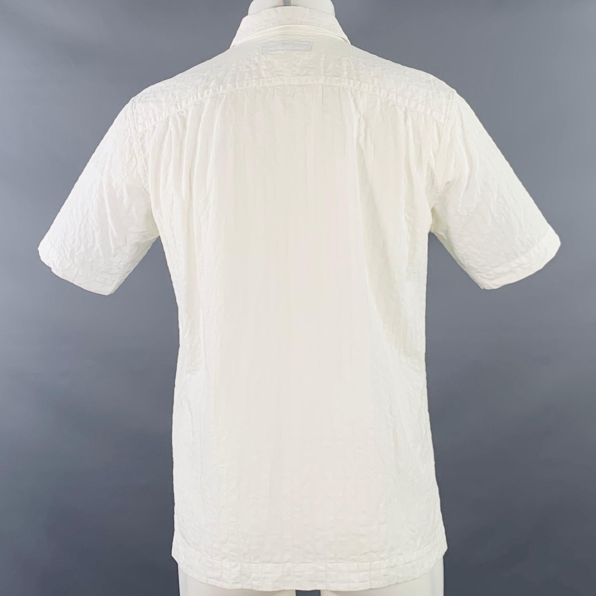 ISSEY MIYAKE Talla S Camisa de manga corta de algodón arrugado con bolsillos de parche White en Excelente estado para la venta en San Francisco, CA