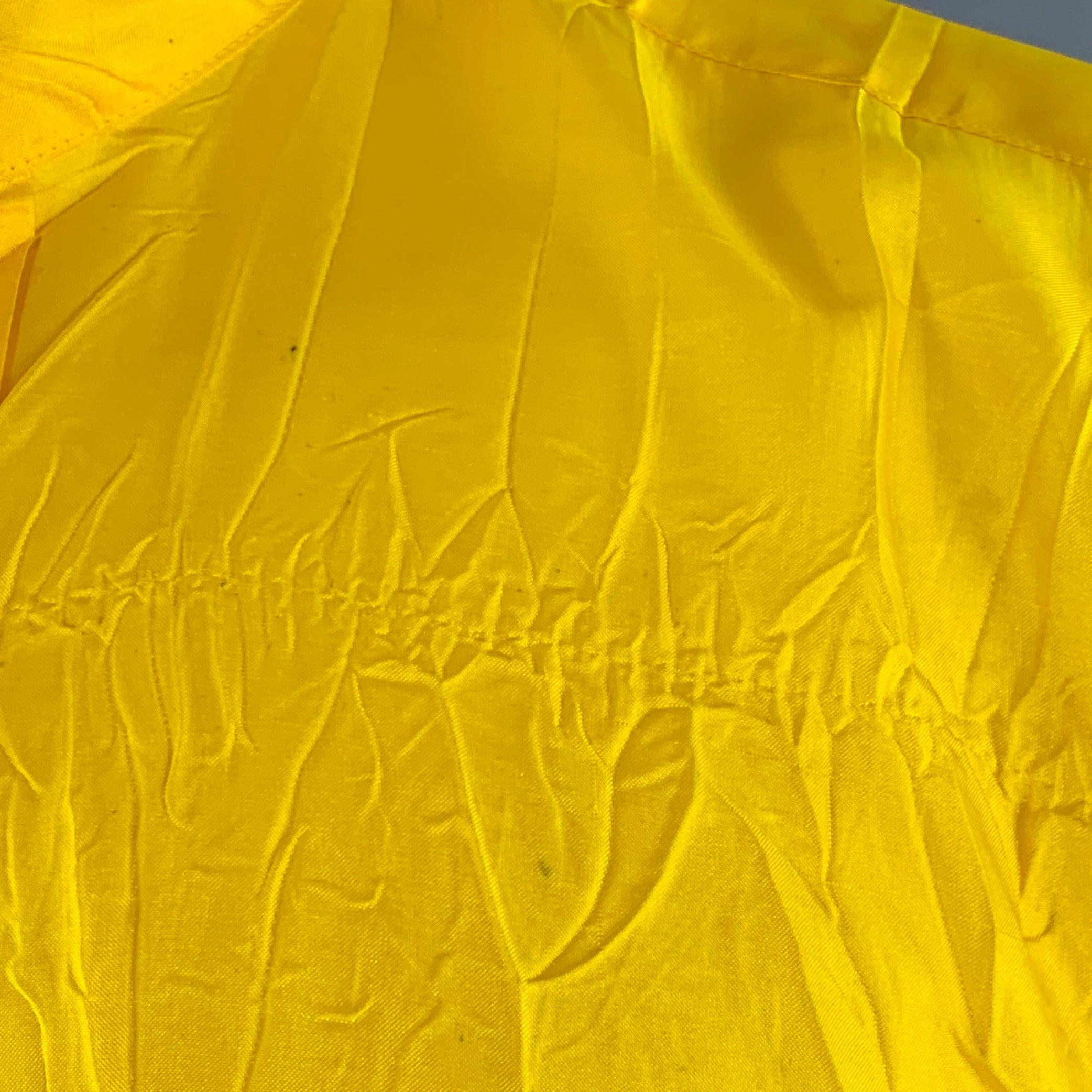 Issey Miyake Taille XS Jaune Polyester froissé Col Nehru Chemise à manches longues surdimensionnée en vente 2