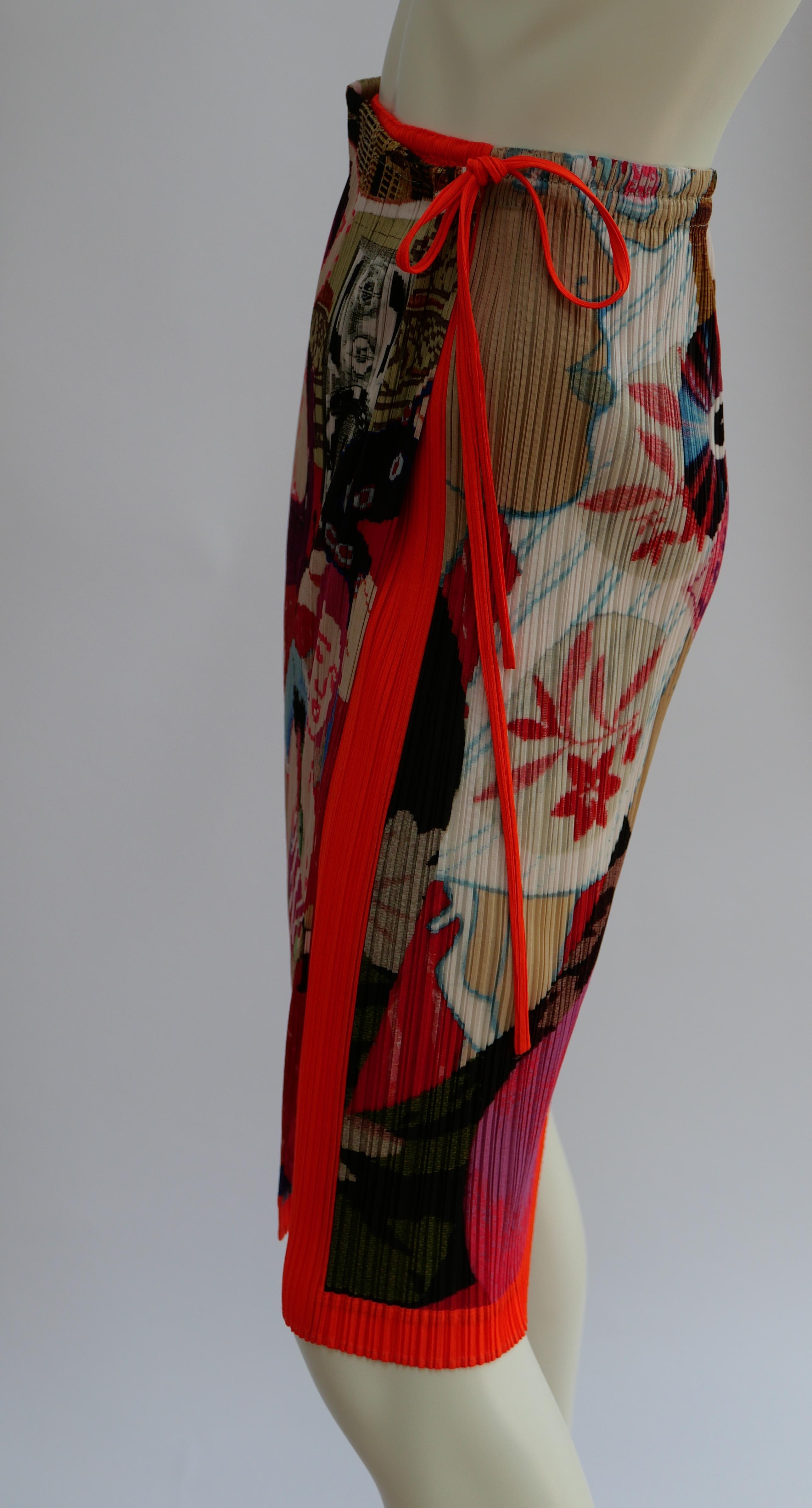  Issey Miyake Skirt With Art Illustration Print For Sale 3