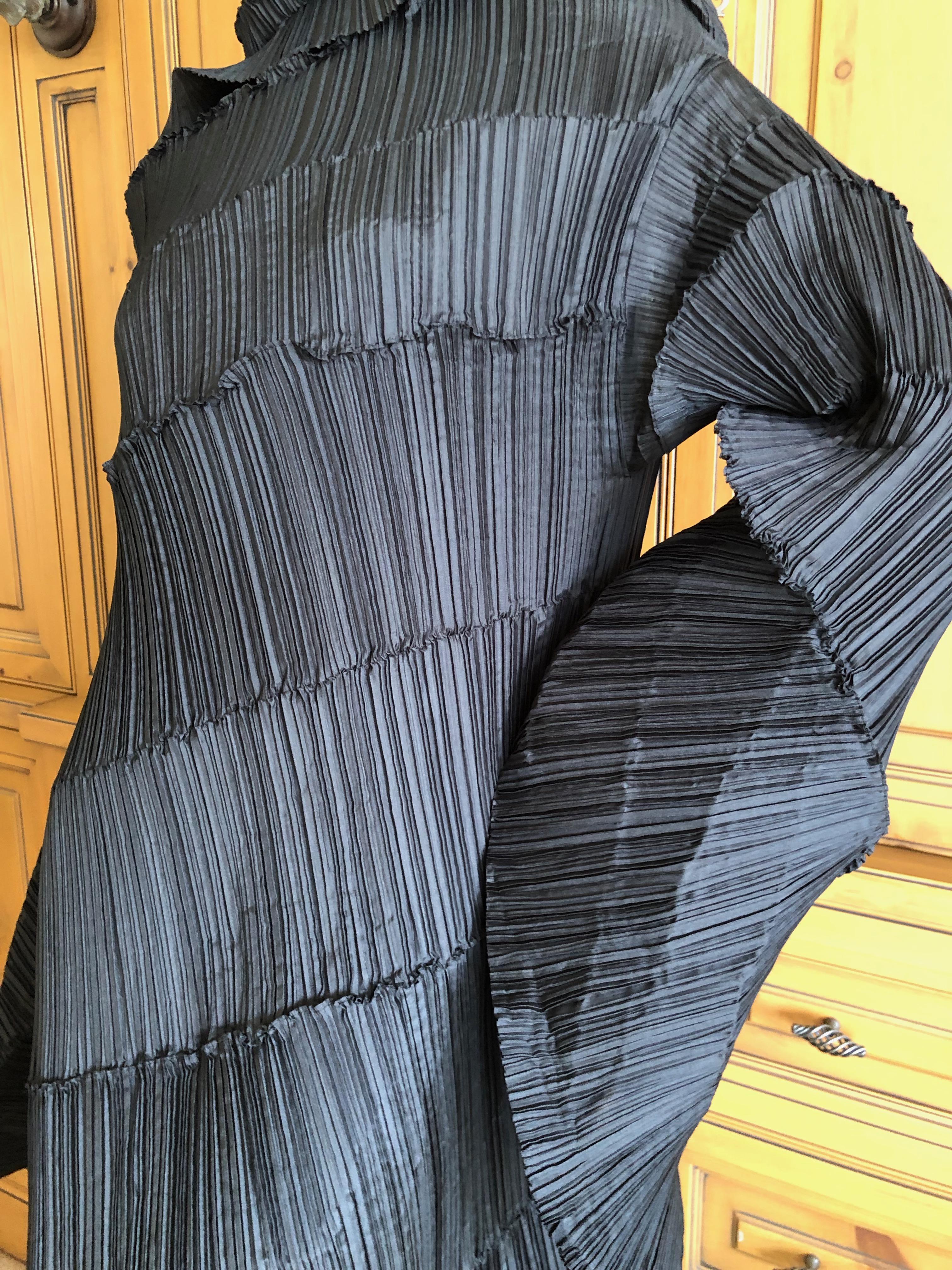 Issey Miyake Spiraling Sculptural Black Pleated Vintage Dress In Excellent Condition In Cloverdale, CA