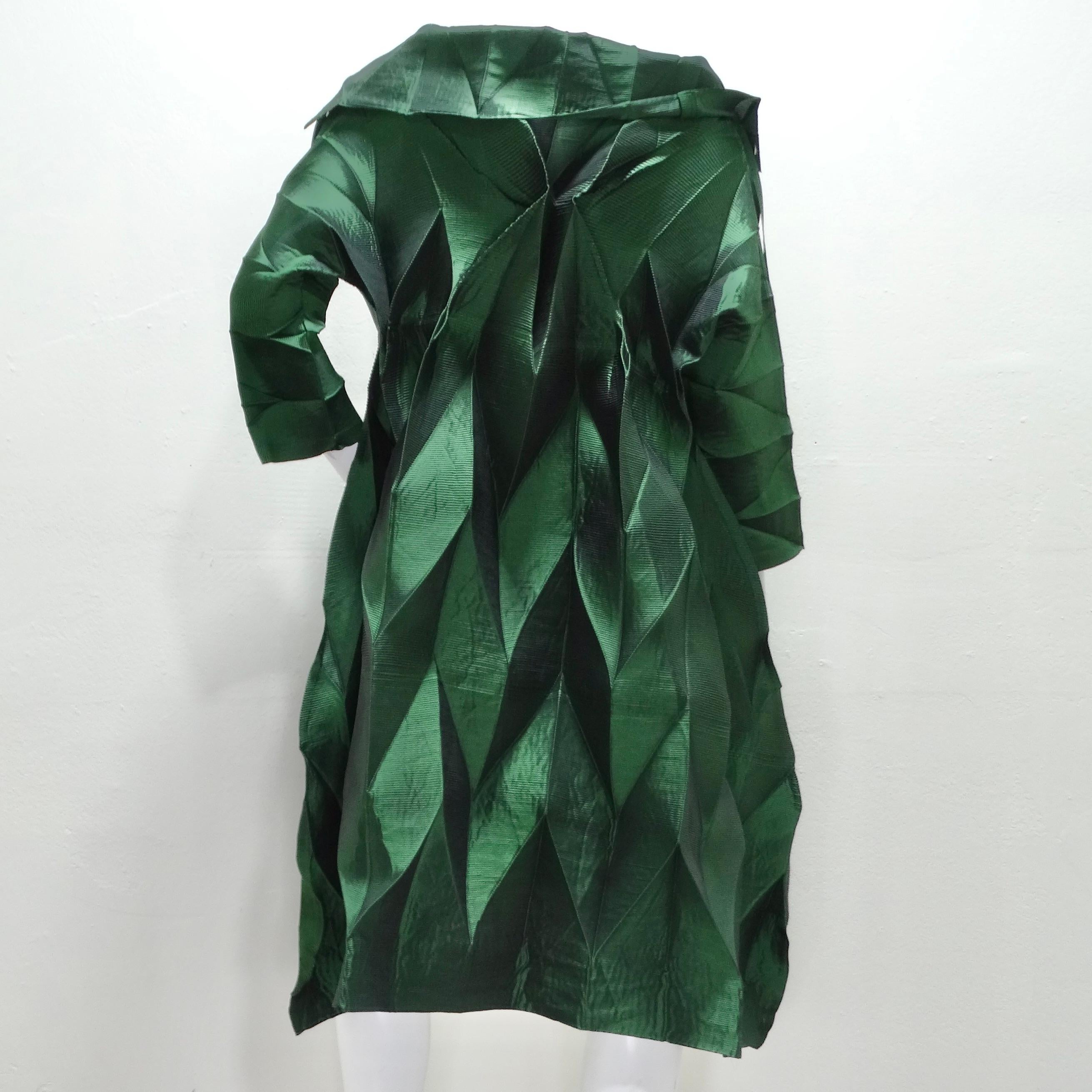 Issey Miyake, robe plissée verte, issue d'un défilé printemps 2008 en vente 2