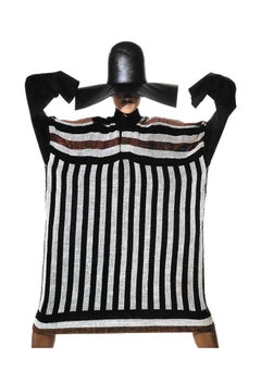 Issey Miyake SS 1985 Túnica con estampado de rayas y botones, Irving Penn Doc.