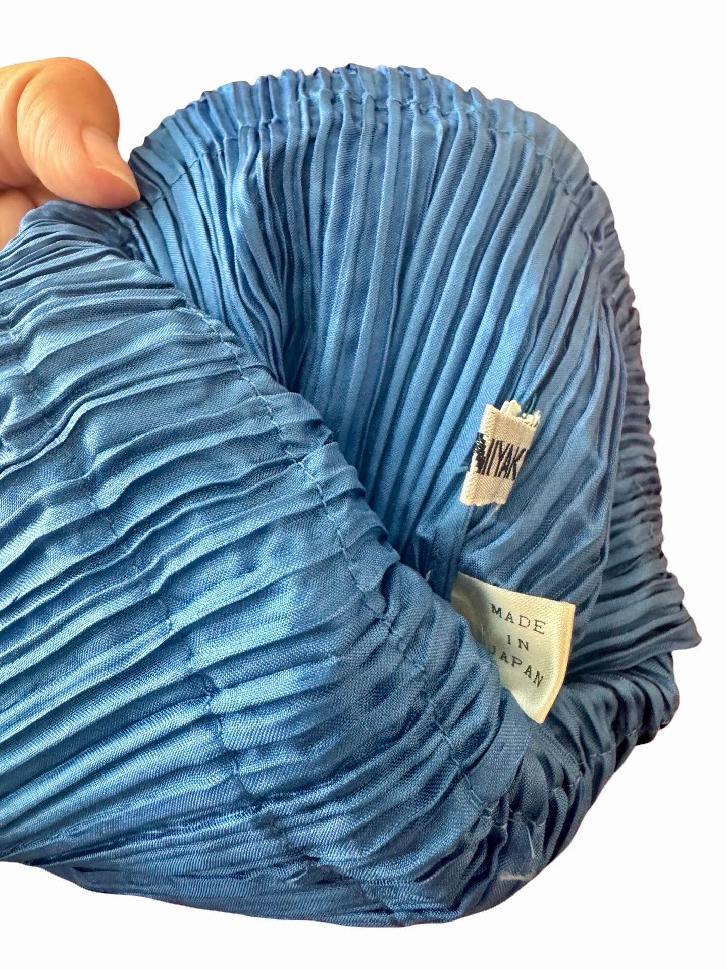 Issey Miyake Teal Blue Pleats Pouch Bag For Sale 4
