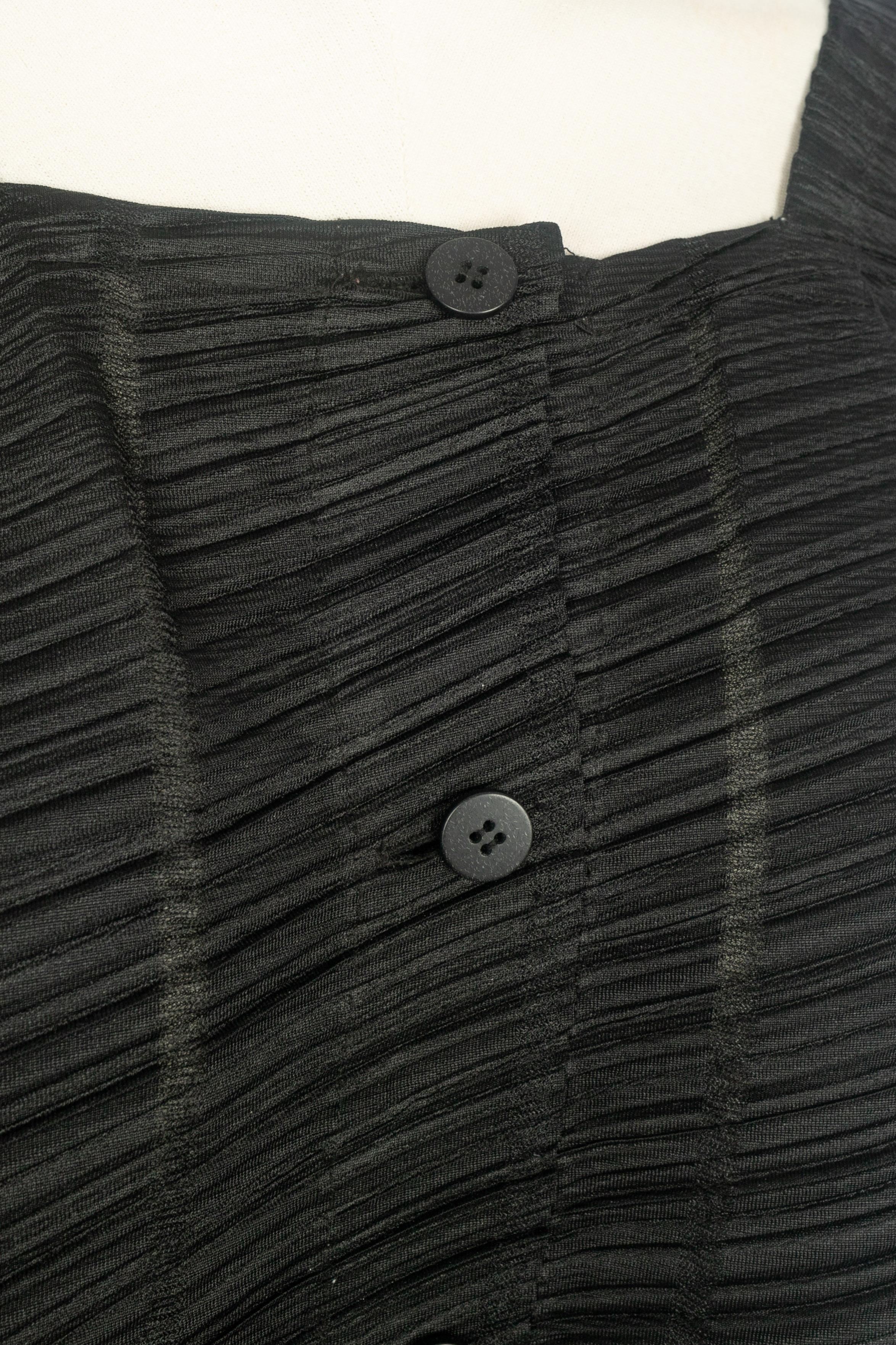 Nero Issey Miyake top Pleats Please 1990s in vendita