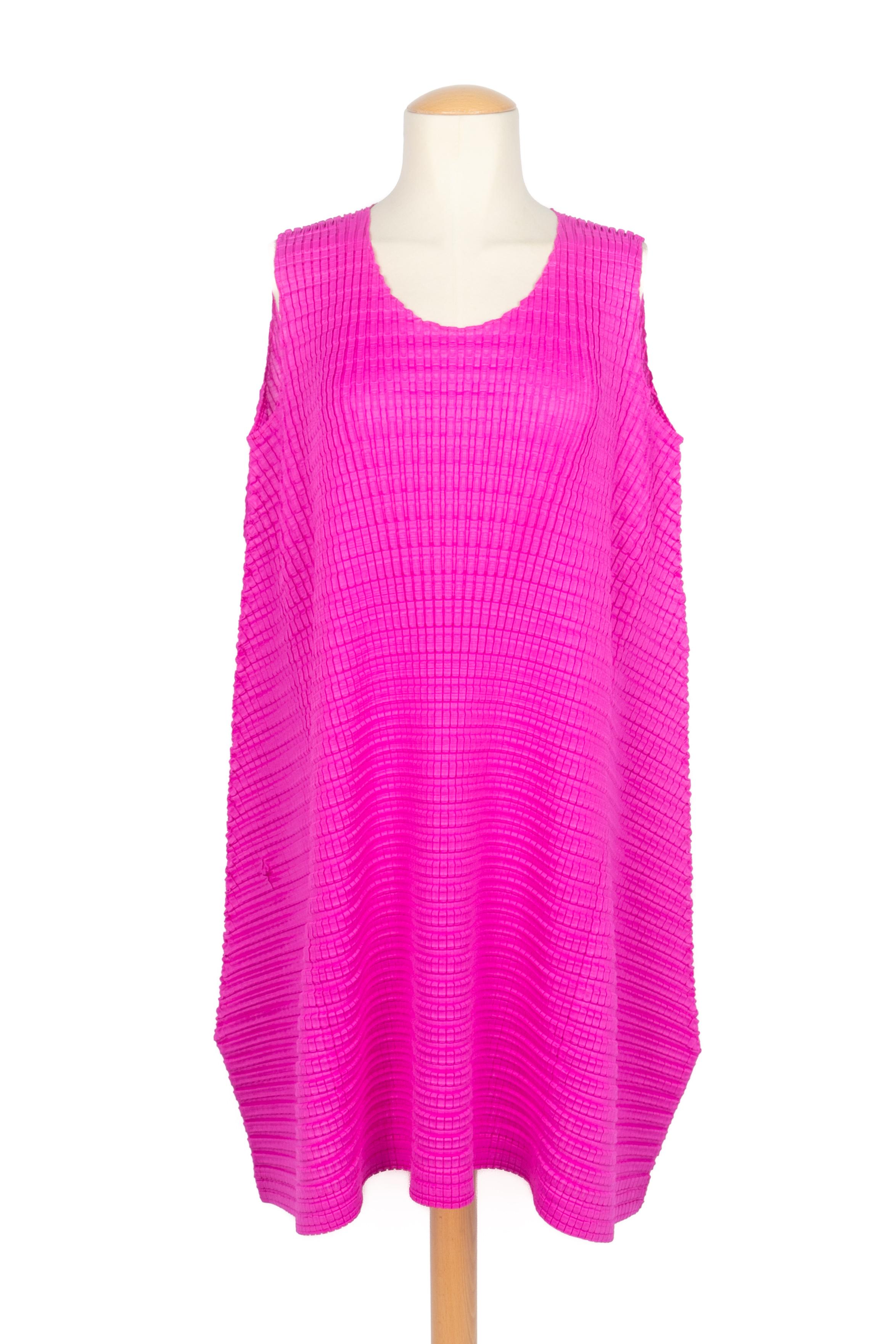 ISSEY MIYAKE - (Made in Japan) Pink 