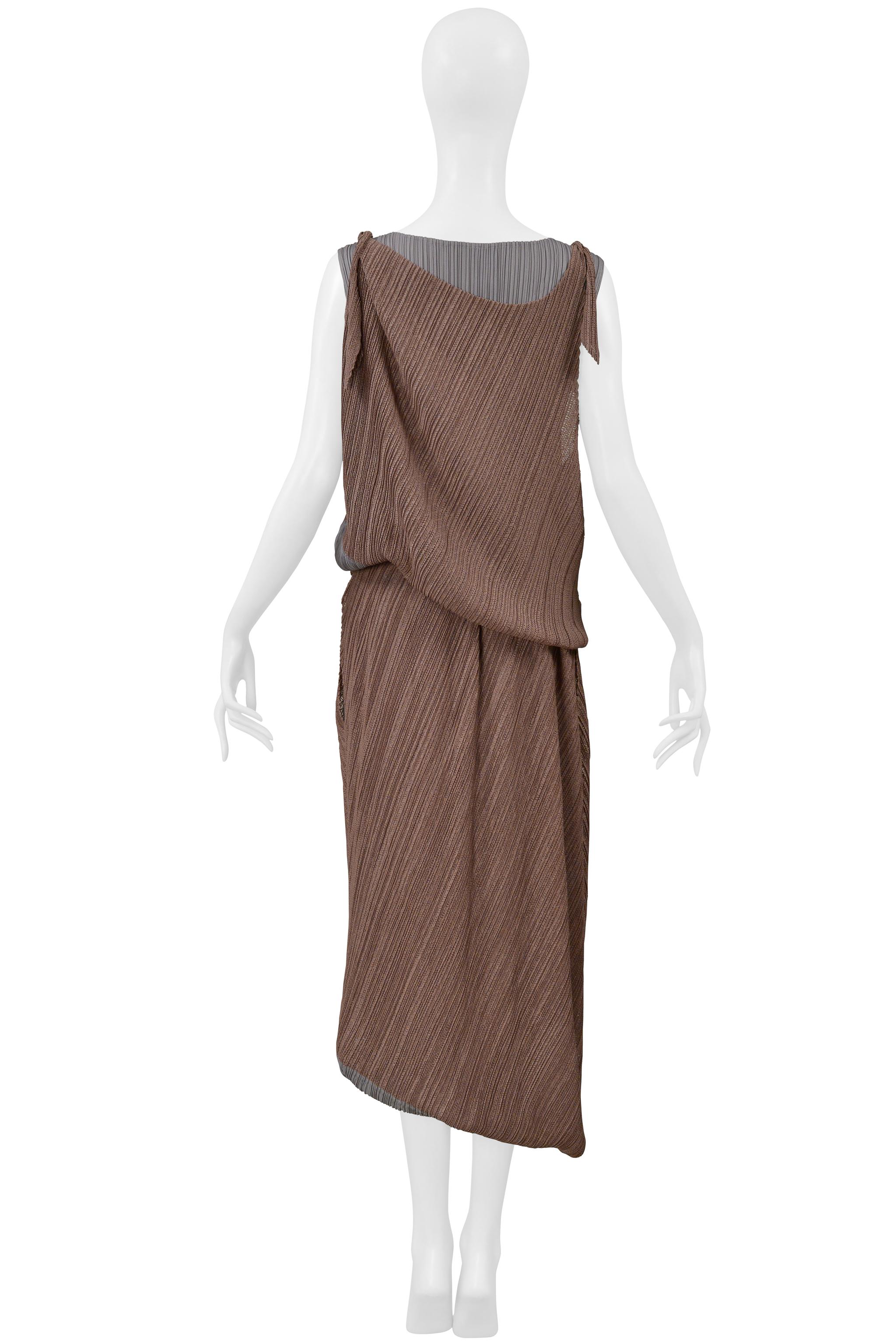 Issey Miyake Zweifarbig Braun und Grau Doppeltes Tanktop und Rock Cir. Ss 2005 im Angebot 5