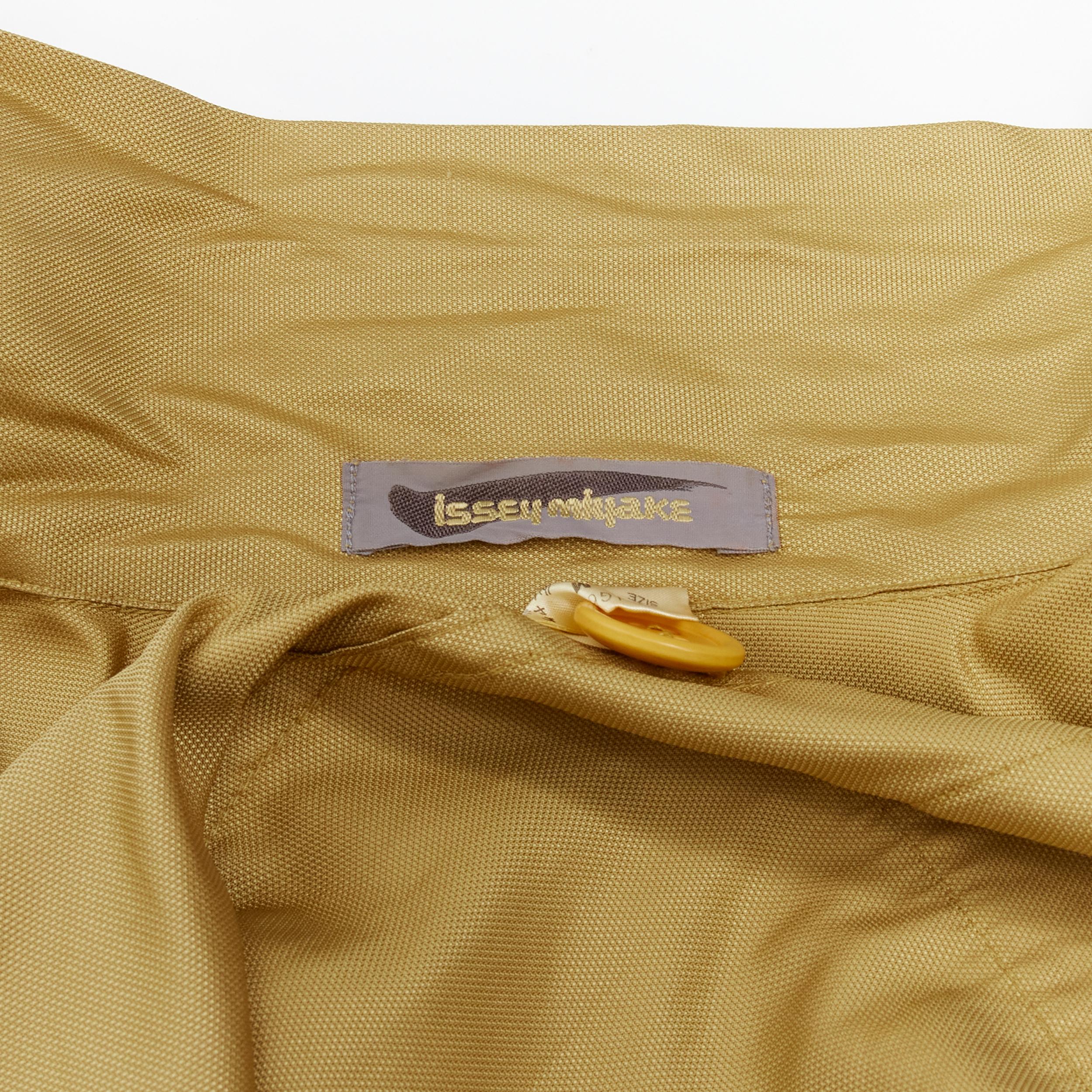 ISSEY MIYAKE Vintage 1980er Jahre Goldbeigefarbener Fallschirm-Trenchcoat mit drapiertem Rücken M im Angebot 4