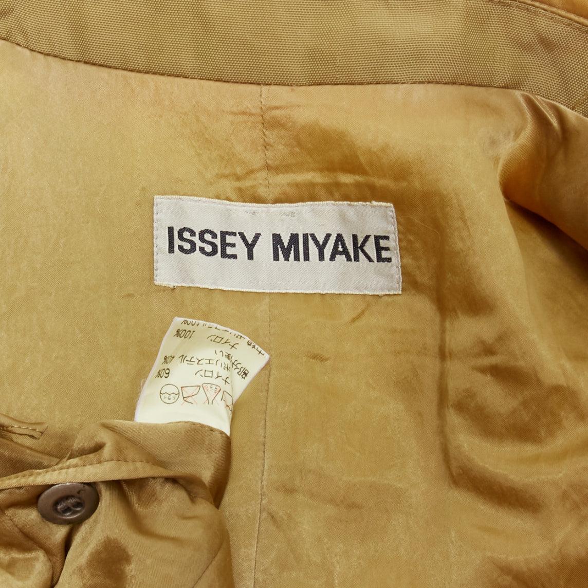 ISSEY MIYAKE Vintage 1980s khaki brown contrast 3D cut collar patch insert jacke For Sale 4
