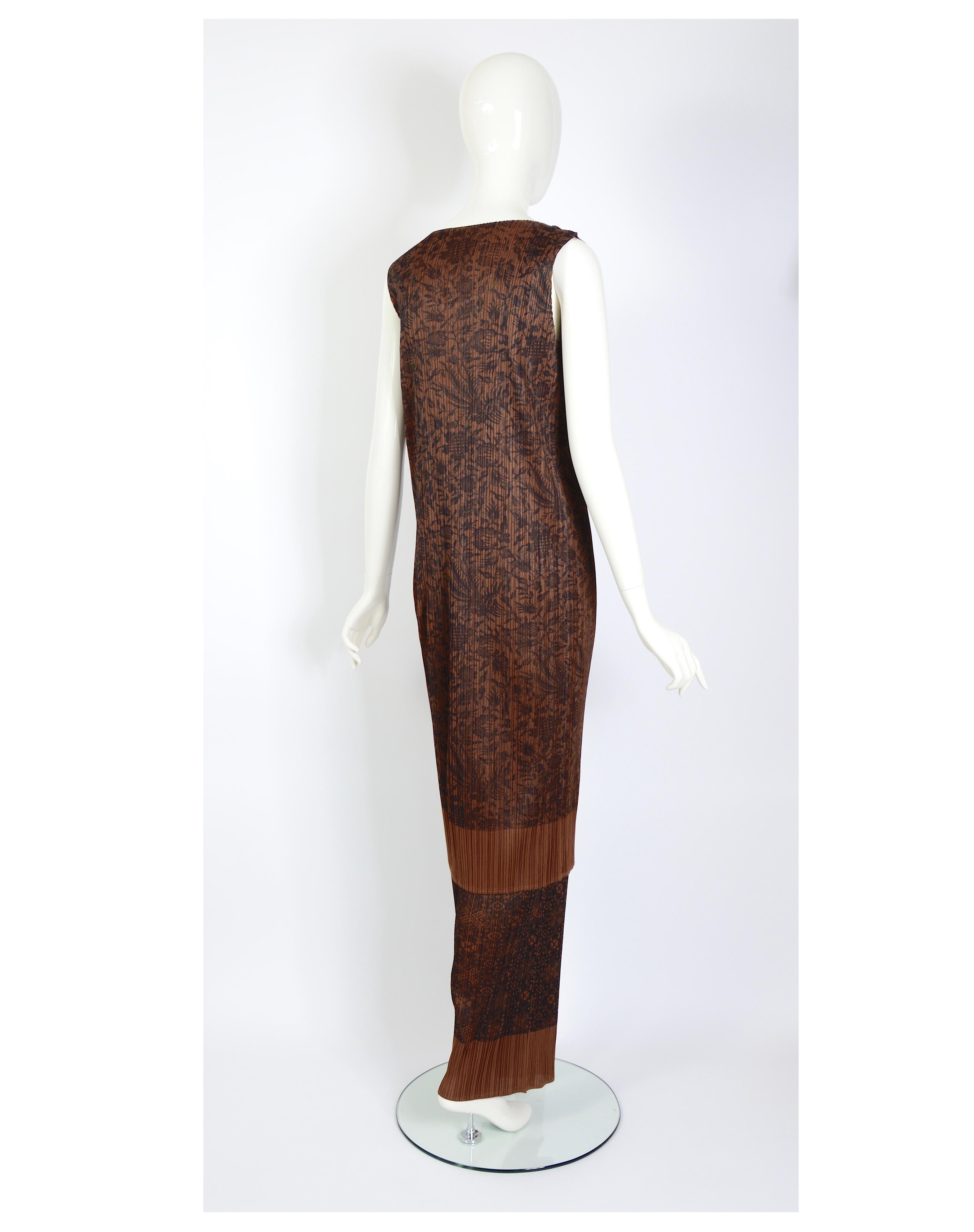 Women's Issey Miyake vintage 1990s brown printed pleats dress and matching pants set For Sale