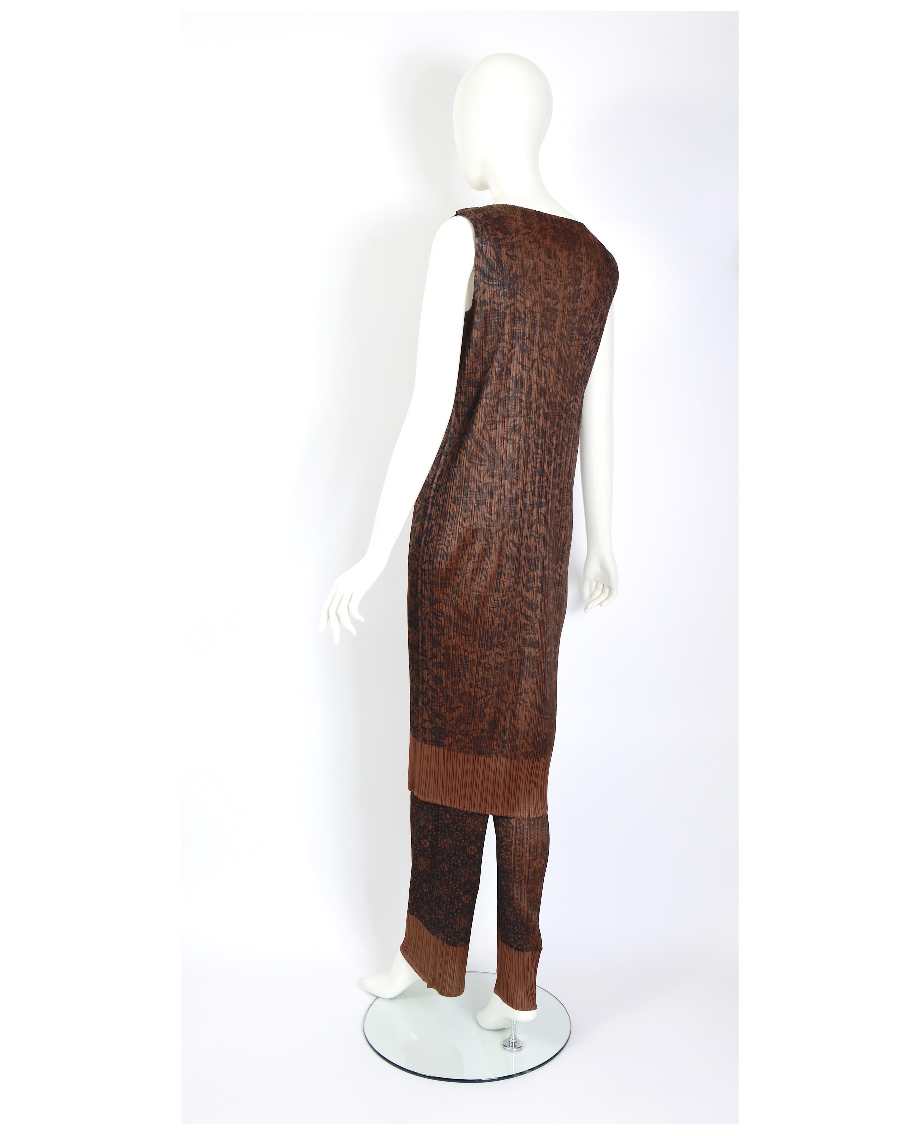 Issey Miyake vintage 1990s brown printed pleats dress and matching pants set For Sale 2
