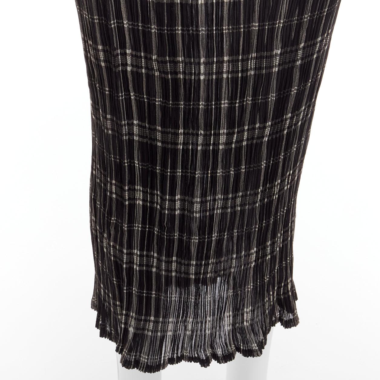 ISSEY MIYAKE Vintage black white plaid check elasticated crinkled midi skirt S
Reference: PYCN/A00087
Brand: Issey Miyake
Collection: Pleats Please
Material: Polyester
Color: Black, White
Pattern: Plaid
Closure: Elasticated
Made in: