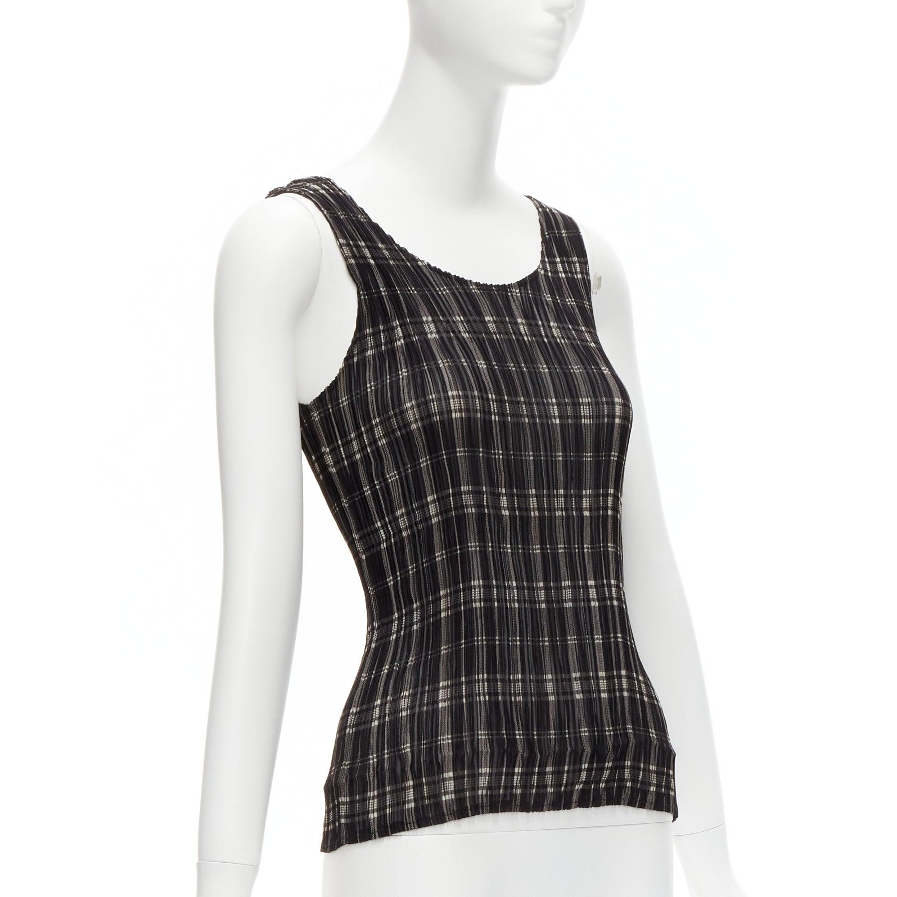 ISSEY MIYAKE Vintage black white plaid check plisse round neck tank top S In Excellent Condition For Sale In Hong Kong, NT