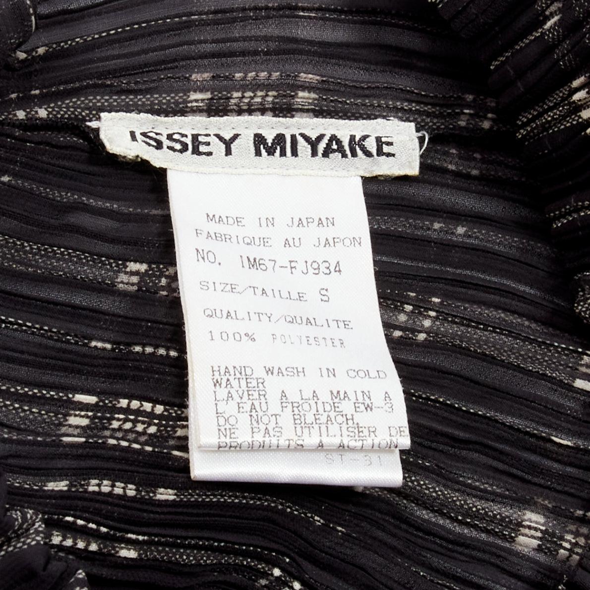 ISSEY MIYAKE Débardeur vintage à carreaux noirs et blancs plissé à col rond S en vente 4