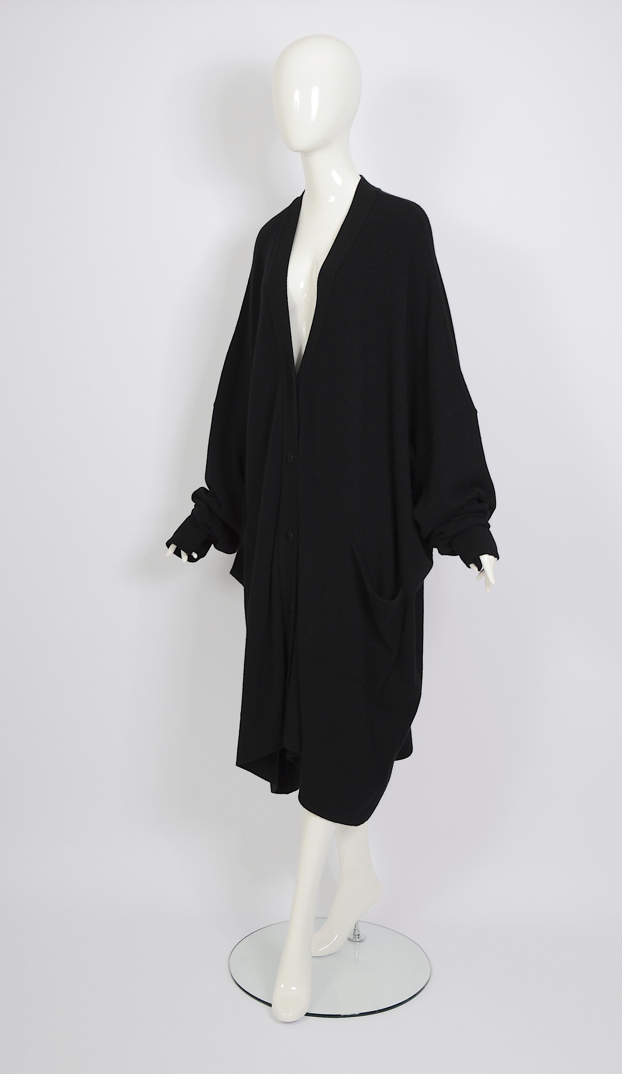 Issey Miyake vintage circa 1970s oversized cocoon black wool cardigan In Excellent Condition For Sale In Antwerp, BE