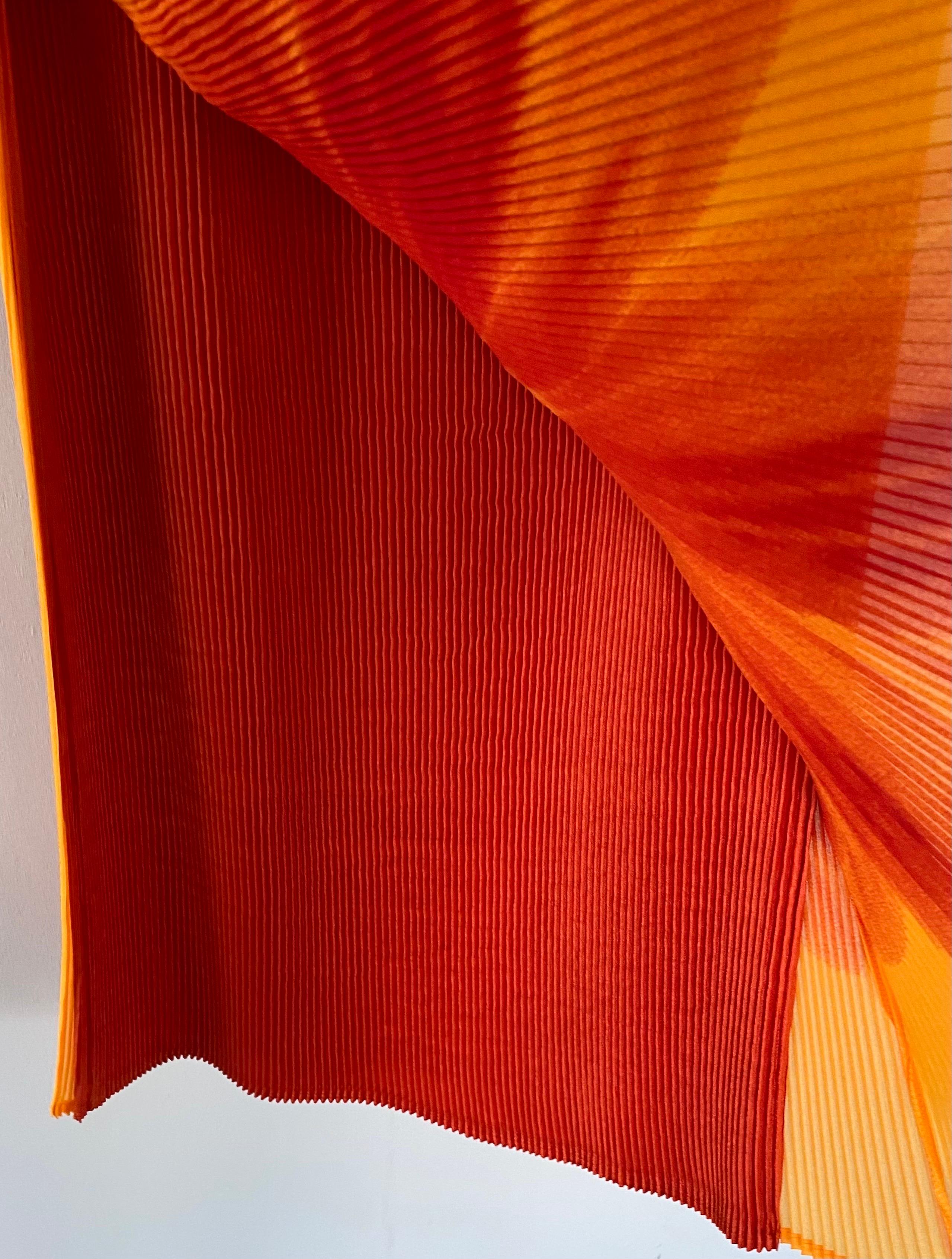 Vintage-Sonnenblumen-Oberteil und Rock von Issey Miyake (Rot)
