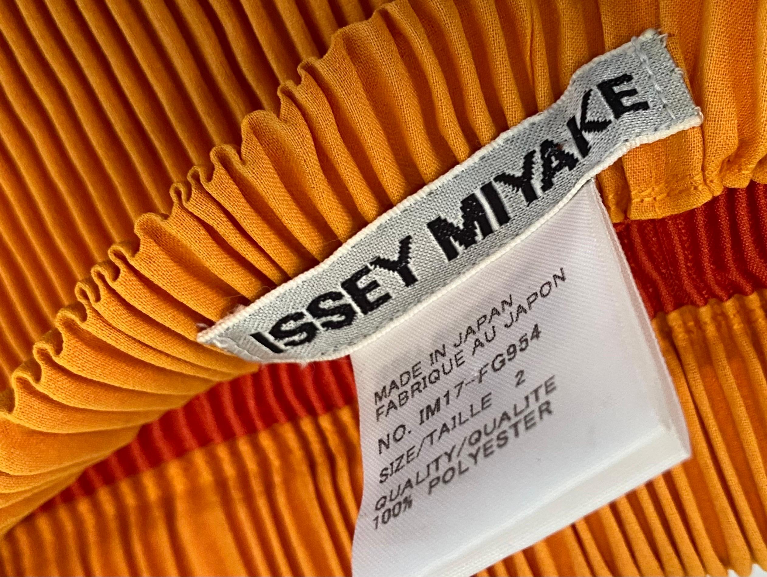 Vintage-Sonnenblumen-Oberteil und Rock von Issey Miyake im Zustand „Hervorragend“ in Chicago, IL