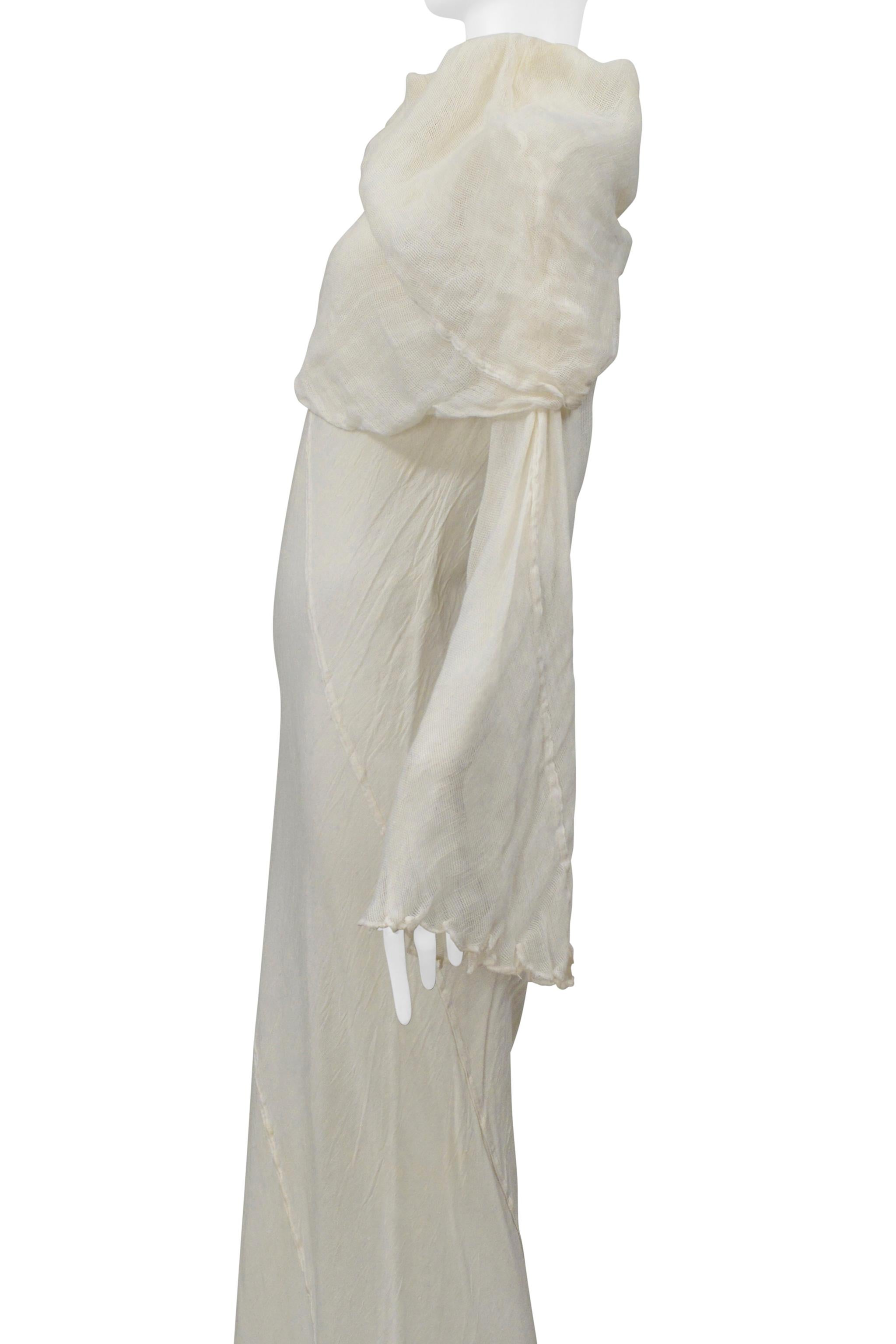 Issey Miyake - Robe longue en lin blanc avec encolure drapée - 1998 en vente 5