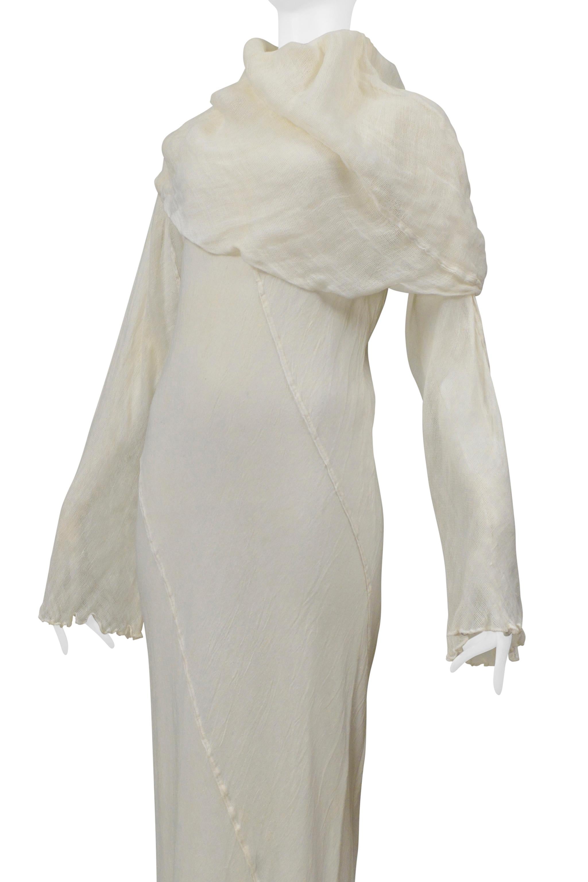 Issey Miyake - Robe longue en lin blanc avec encolure drapée - 1998 en vente 4