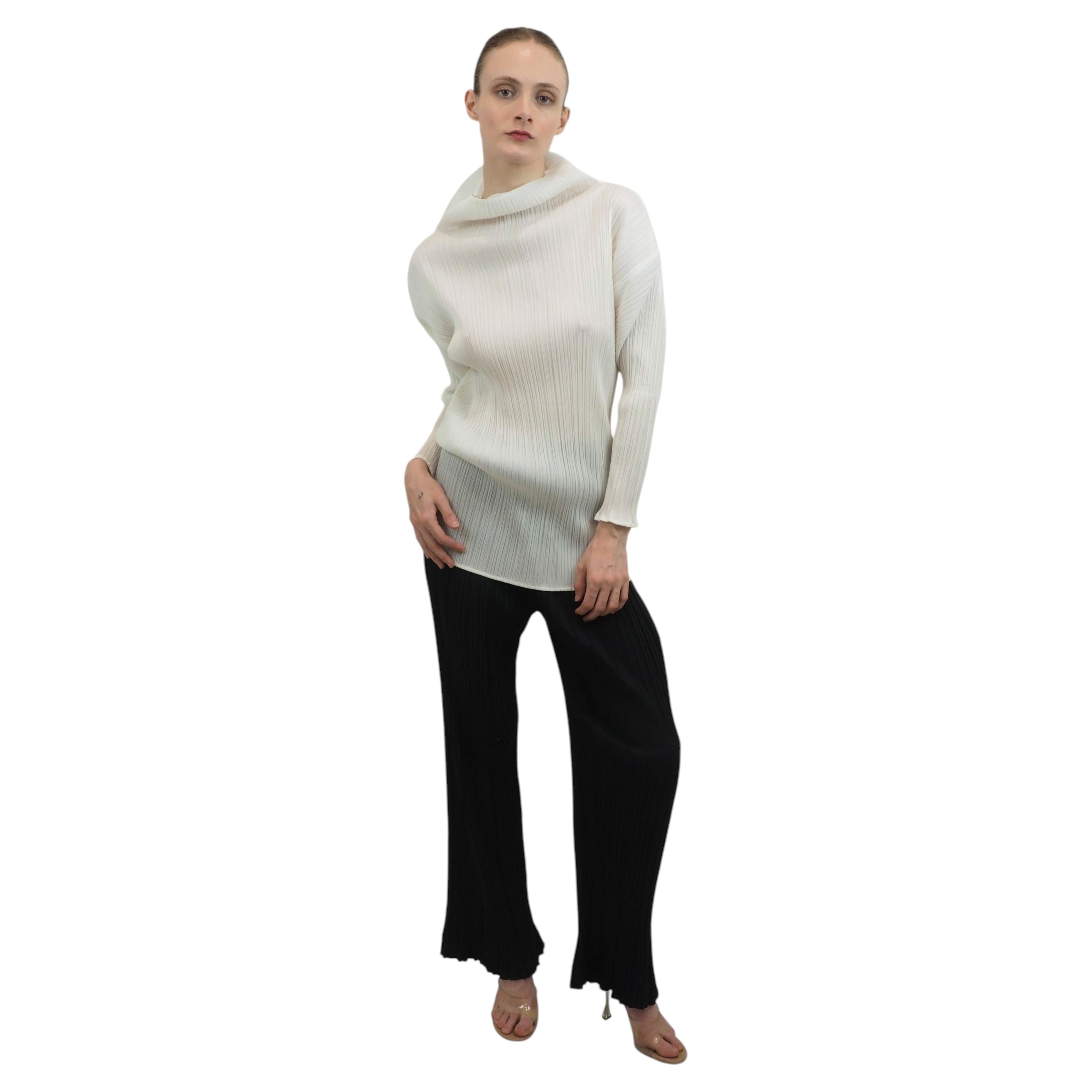 Issey Miyake Weißes plissiertes Kleid/Tunika