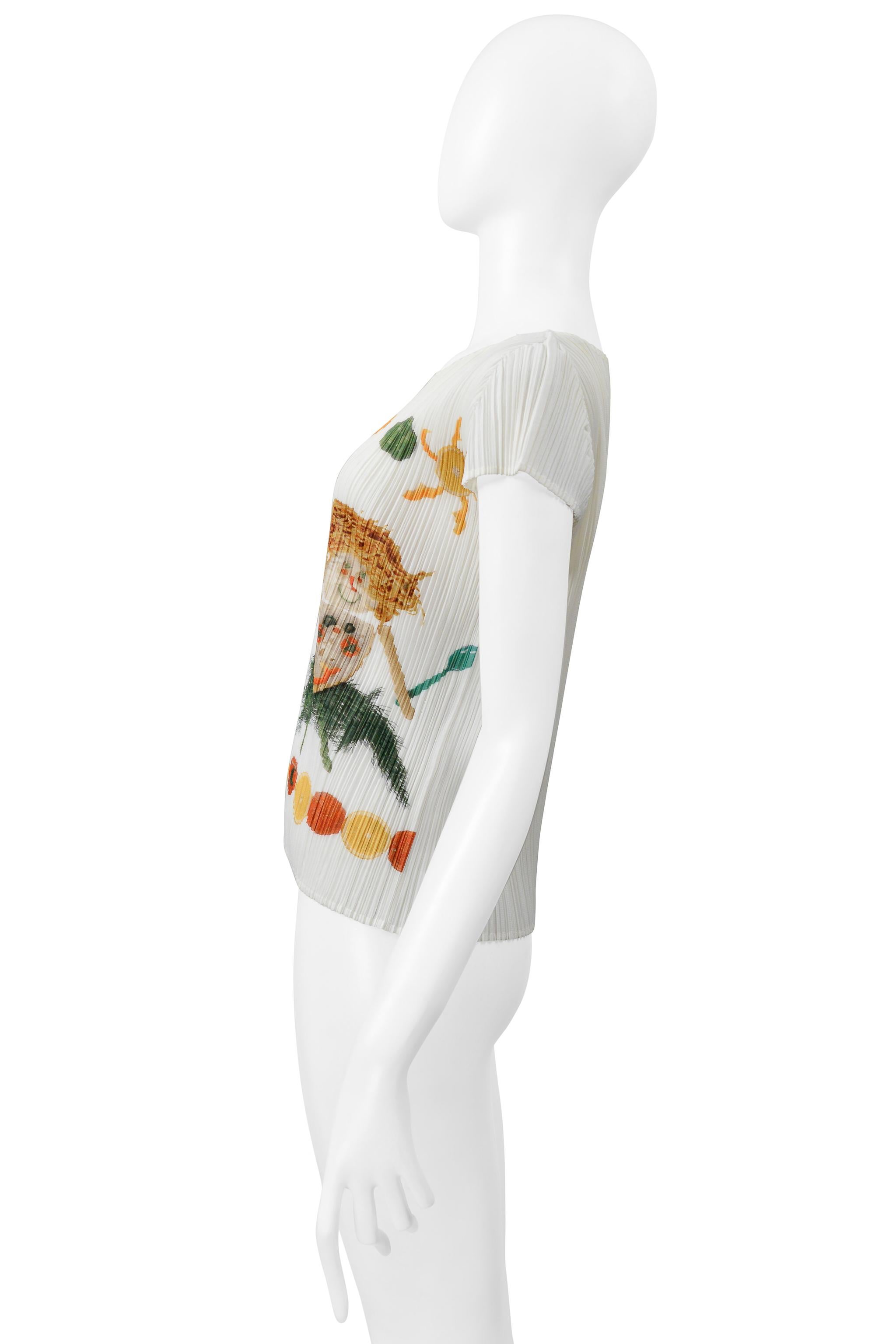 Grigio Issey Miyake Top grafico plissettato bianco con caratteri Ss 2004 in vendita