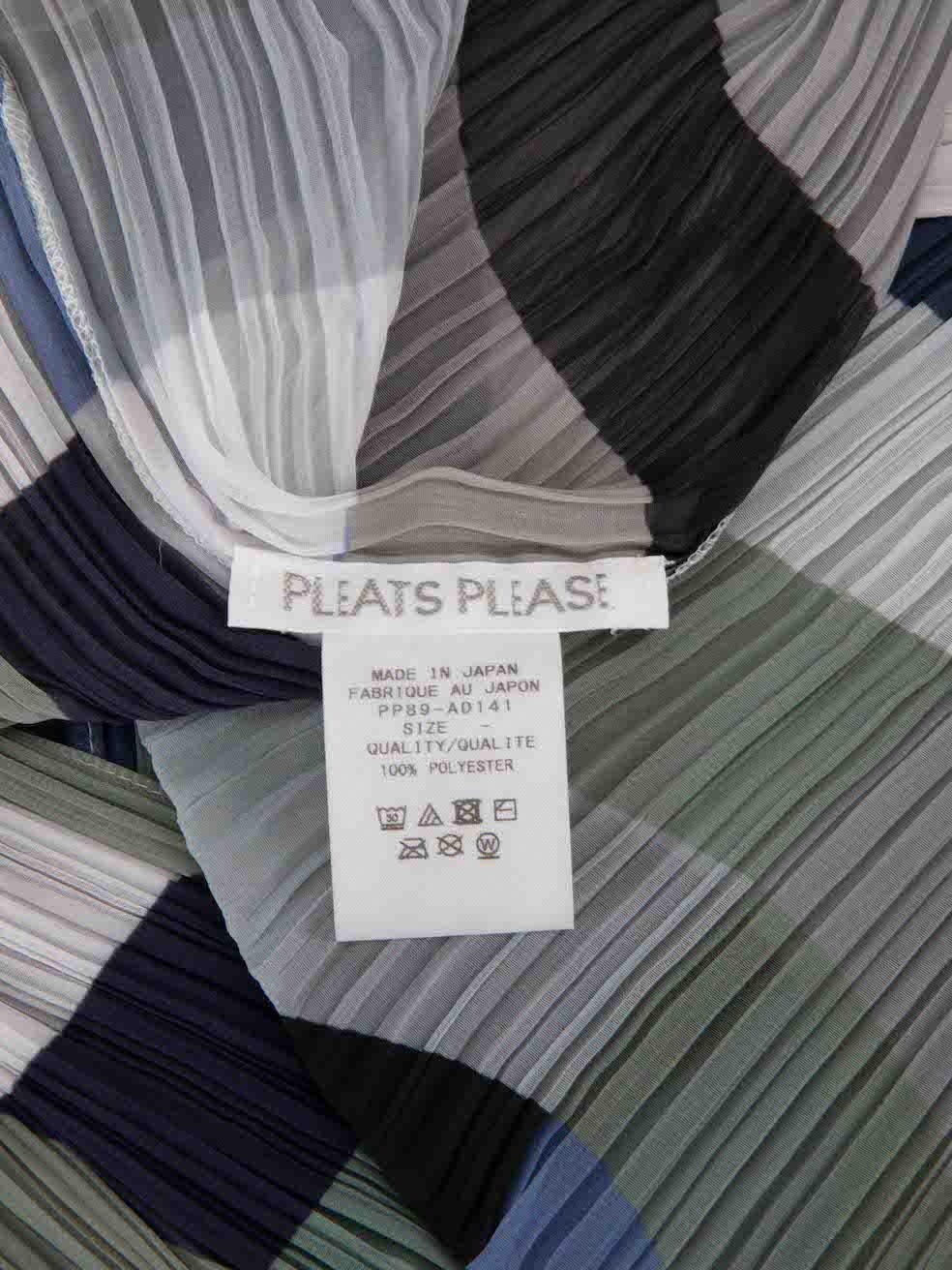 Chal de seda plisada con estampado geométrico Pleats Please, Issey Miyake Mujer en venta 1