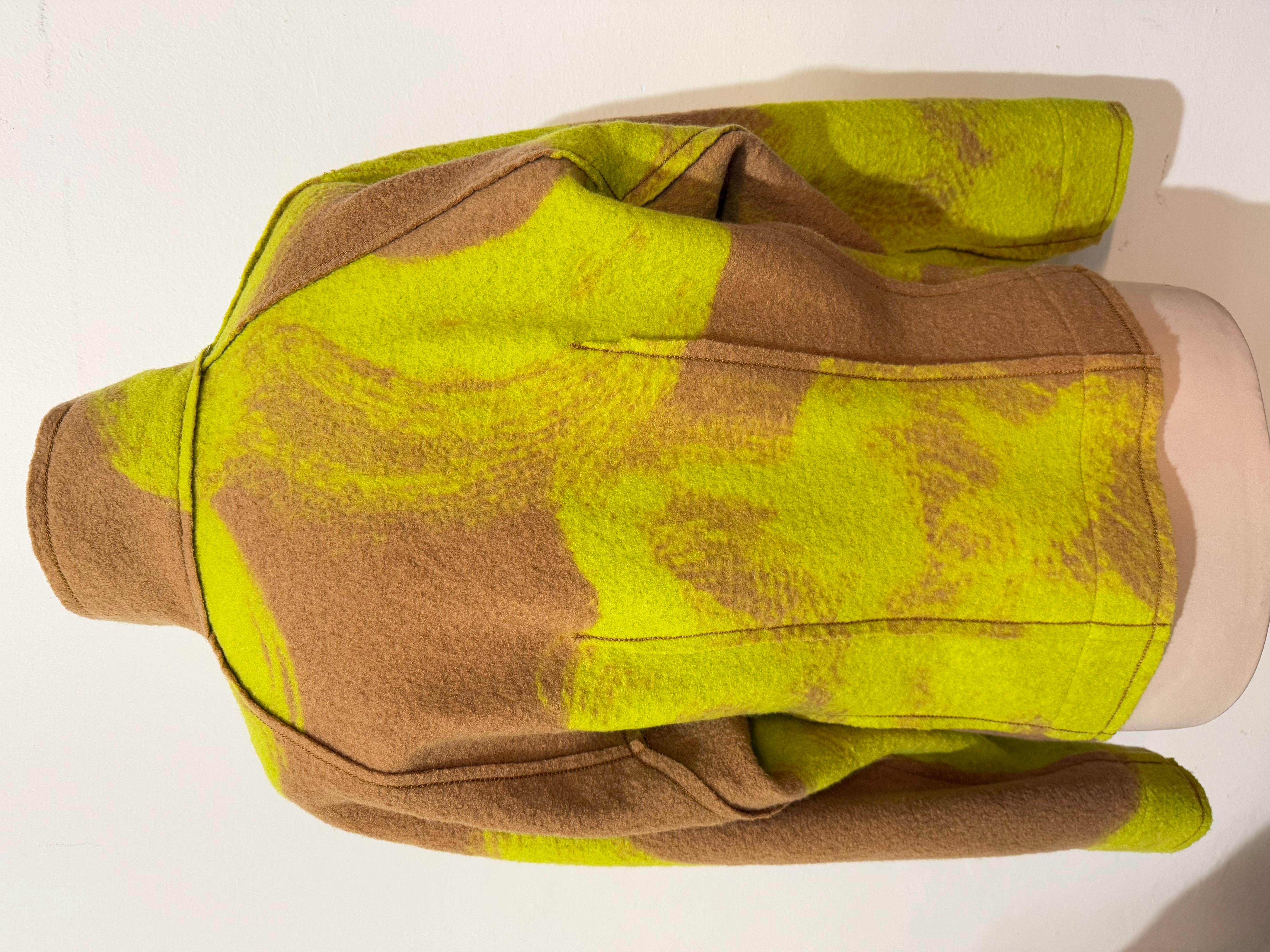 Giacca Issey Miyake
Lana (75%) e cotone
Colore lime e nocciola
Cerniera centrale
Due tasche
Spalla/orecchio cm 55 (21,65 pollici)
Taglia 2 Giappone / S.I.M.
Spedizione espressa in tutto il mondo inclusa nel prezzo!