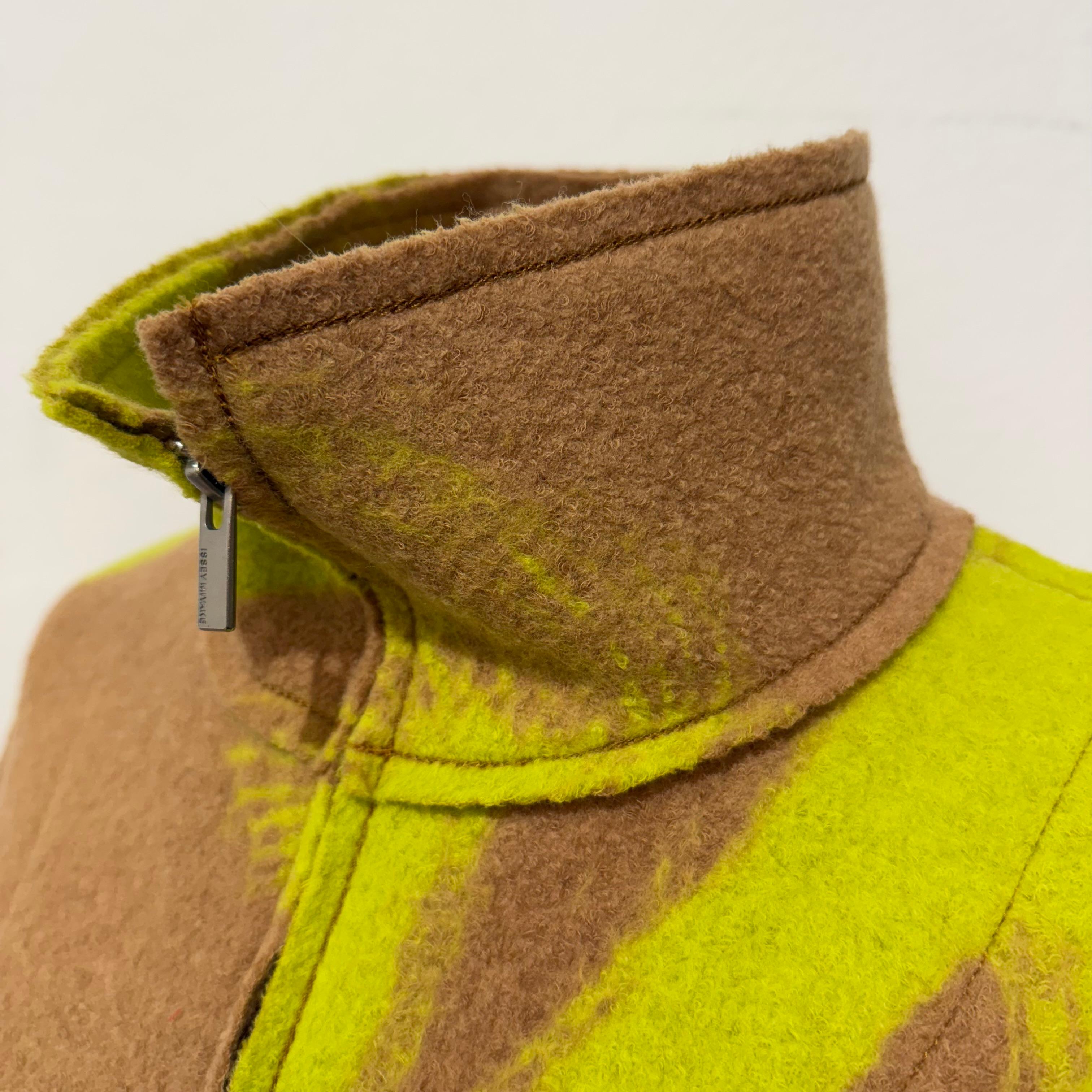 Marrone Giacca di lana Issey Miyake Taglia JP 2 in vendita