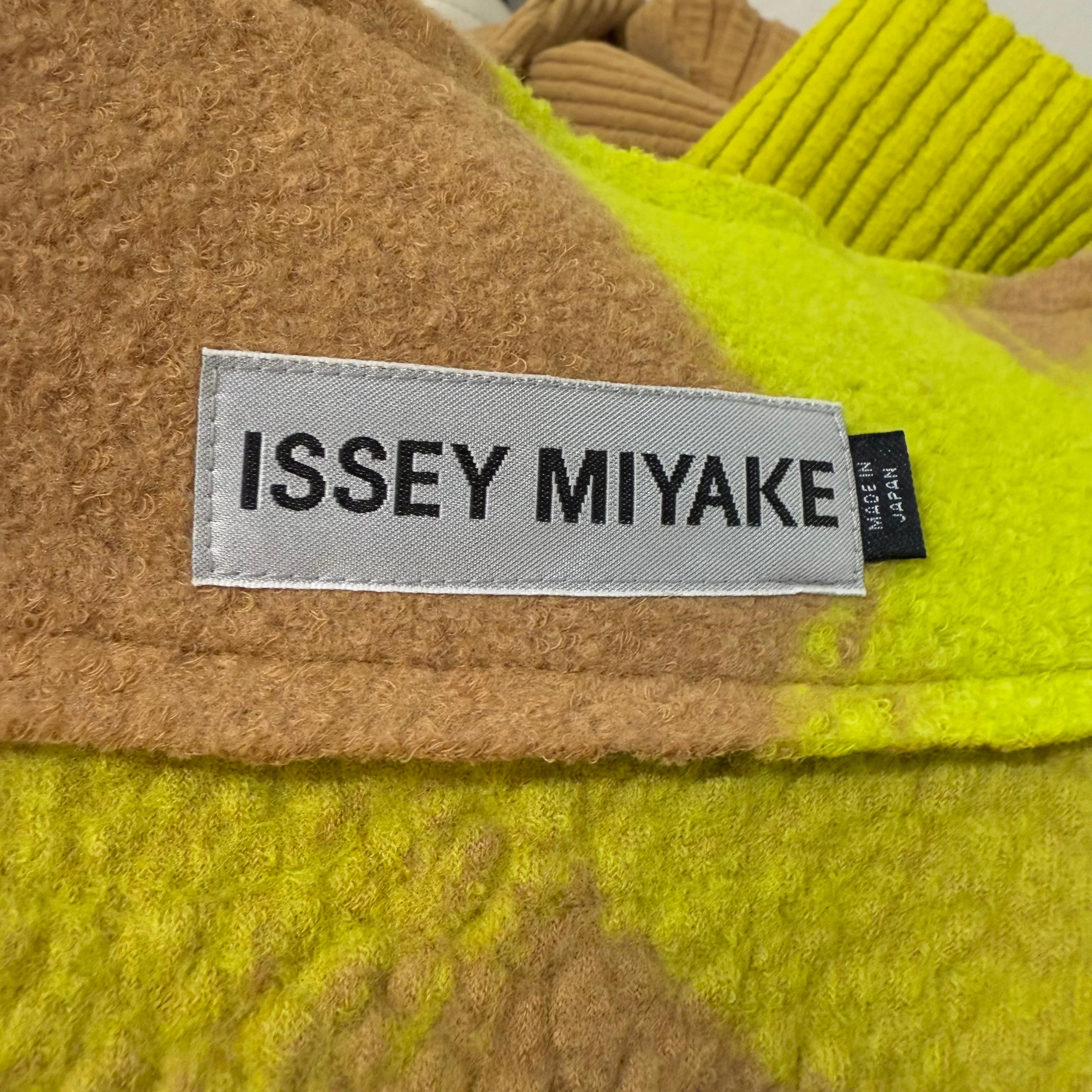 Giacca di lana Issey Miyake Taglia JP 2 in vendita 1