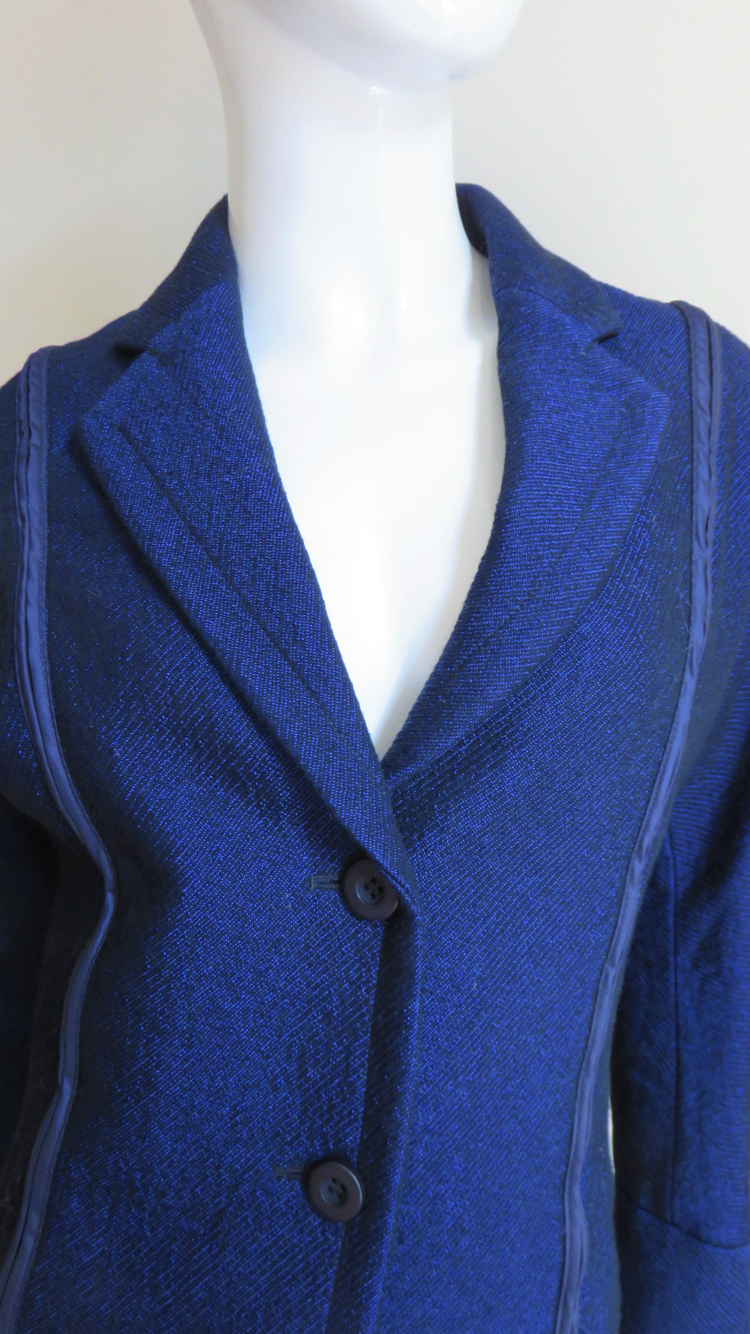 Issey Miyake Blaue Wolljacke mit Reißverschluss und Fallschirmverkleidungen (Violett) im Angebot