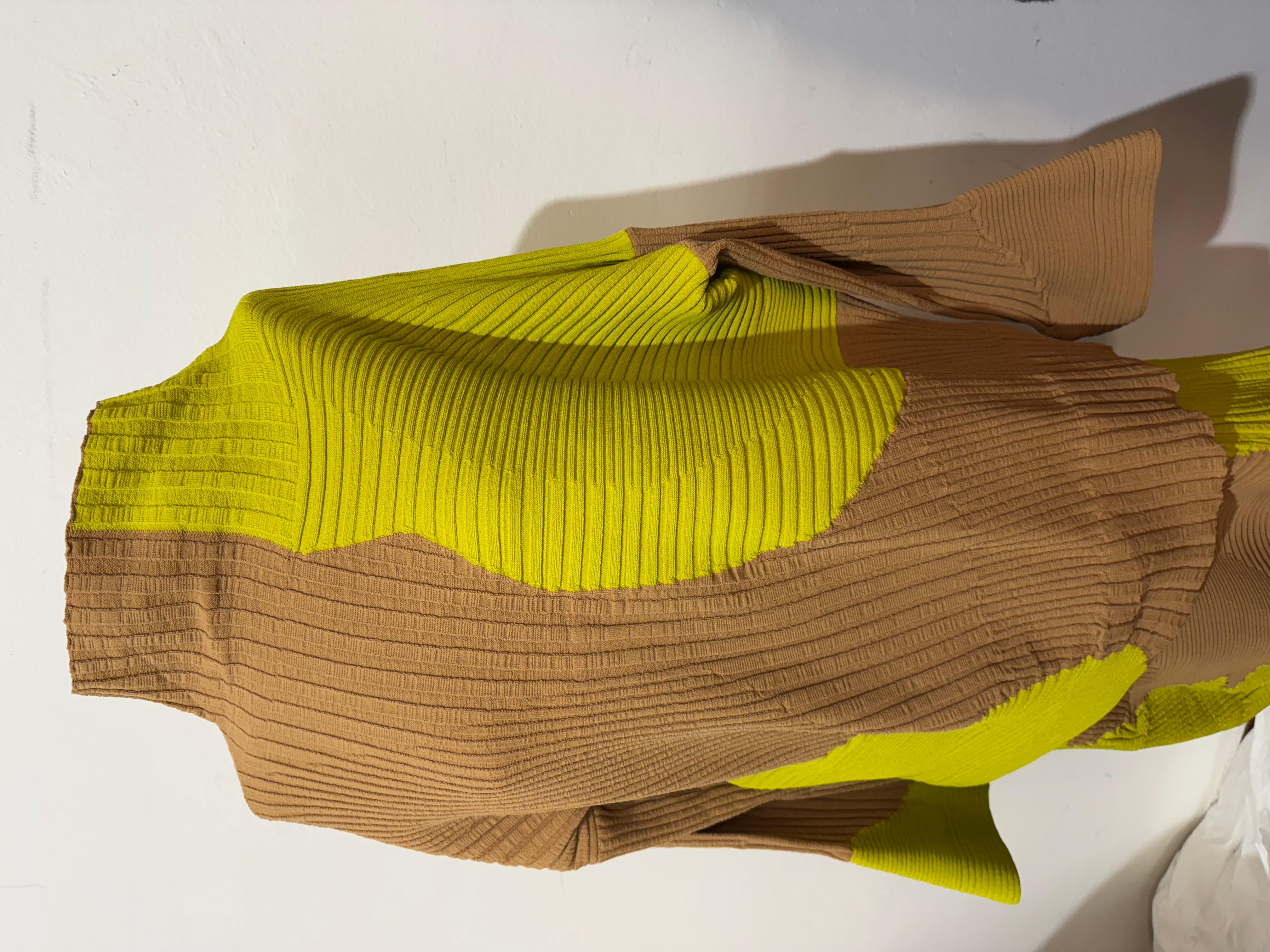 Set top + gonna Issey Miyake
Lana (75%) e cotone
Colore lime e nocciola
Lunghezza del top (spalla/orecchio) cm 60
Lunghezza della gonna cm 65
Gonna elasticizzata
Taglia 2 Giappone / S.I.M.
Spedizione espressa in tutto il mondo inclusa nel prezzo!