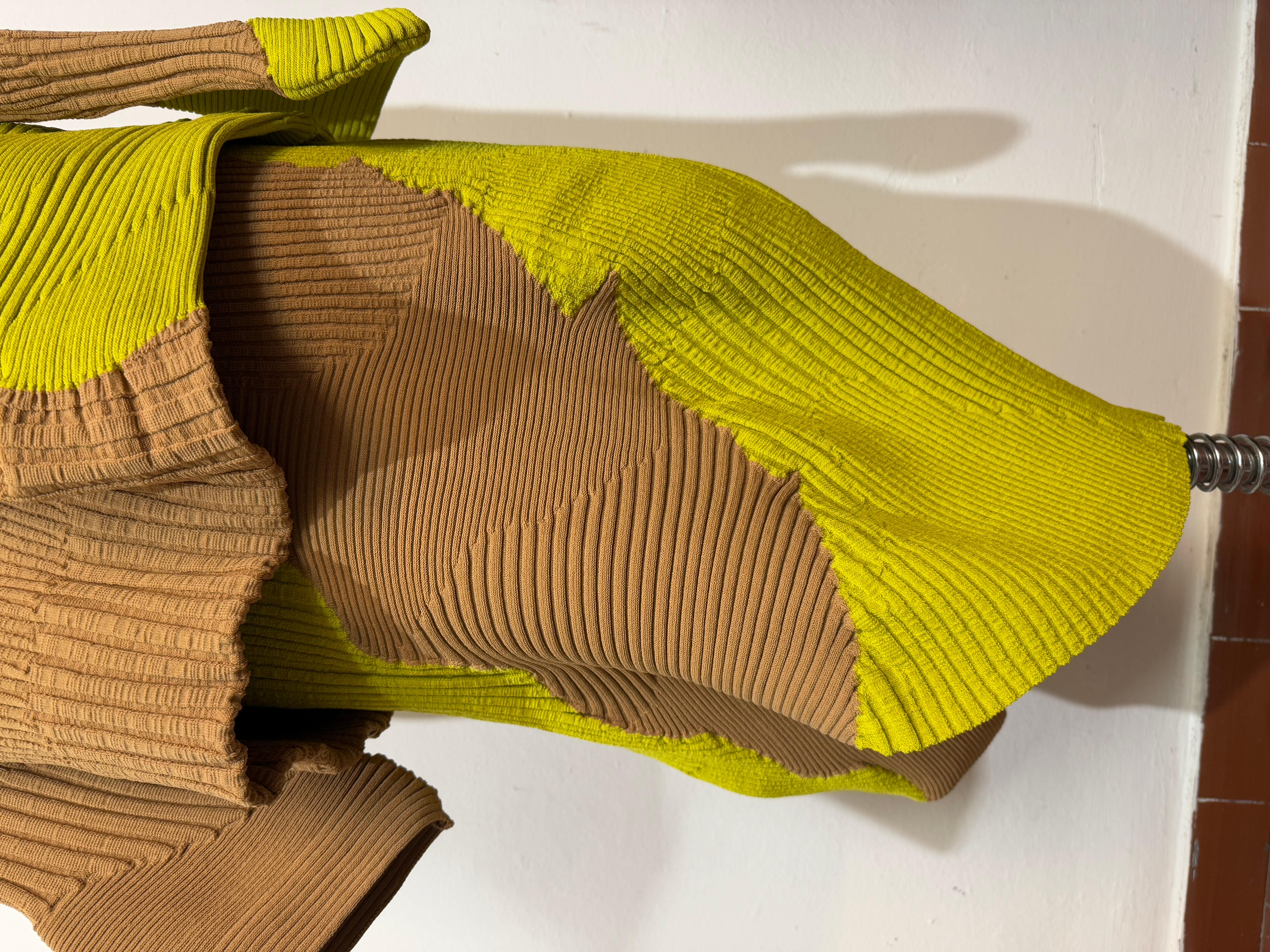 Issey Miyake Top + Gonna in Lana Taglia JP 2 In condizioni ottime in vendita a Gazzaniga (BG), IT