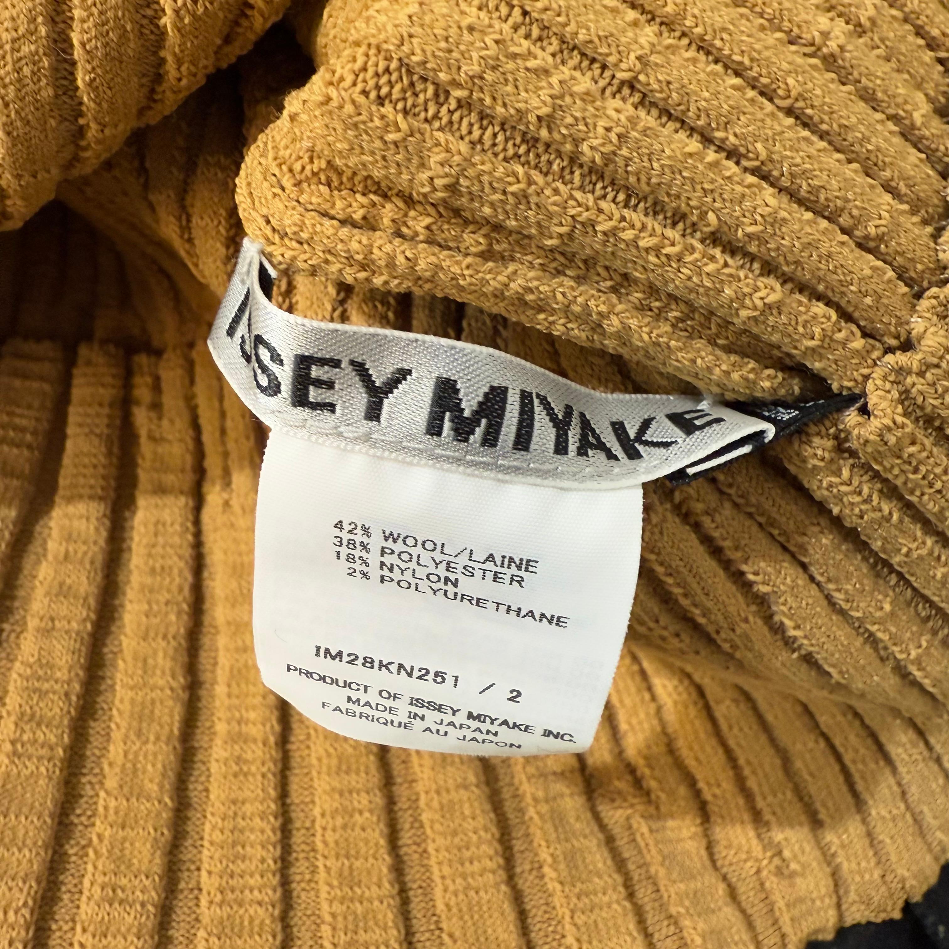 Donna Issey Miyake Top + Gonna in Lana Taglia JP 2 in vendita