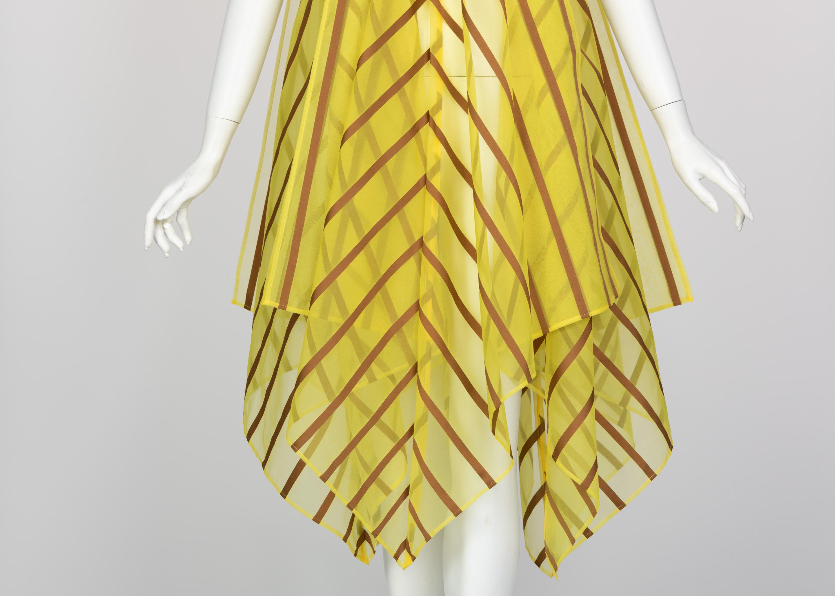 Issey Miyake Gelbes Organza-Taschentuchkleid mit braunen Streifen im Angebot 6