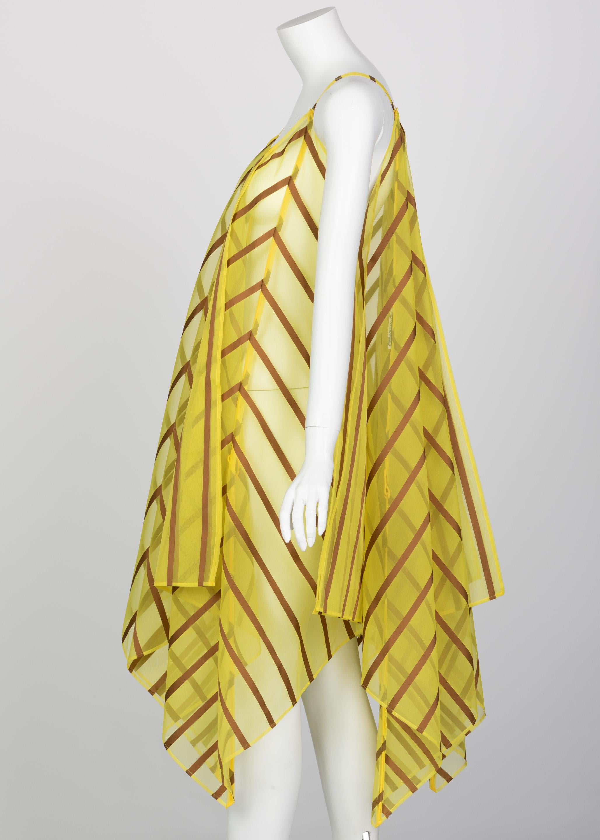 Issey Miyake Gelbes Organza-Taschentuchkleid mit braunen Streifen Damen im Angebot