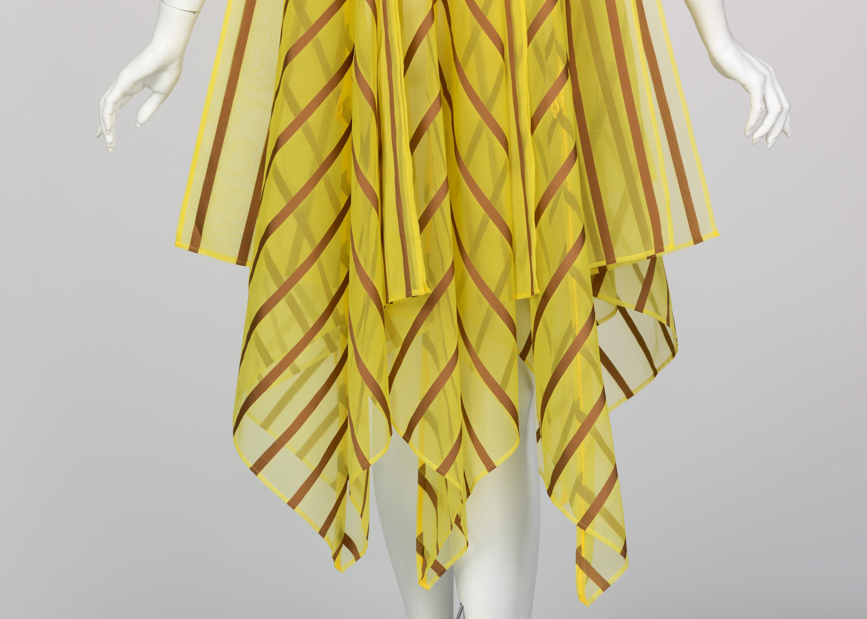 Issey Miyake Gelbes Organza-Taschentuchkleid mit braunen Streifen im Angebot 5