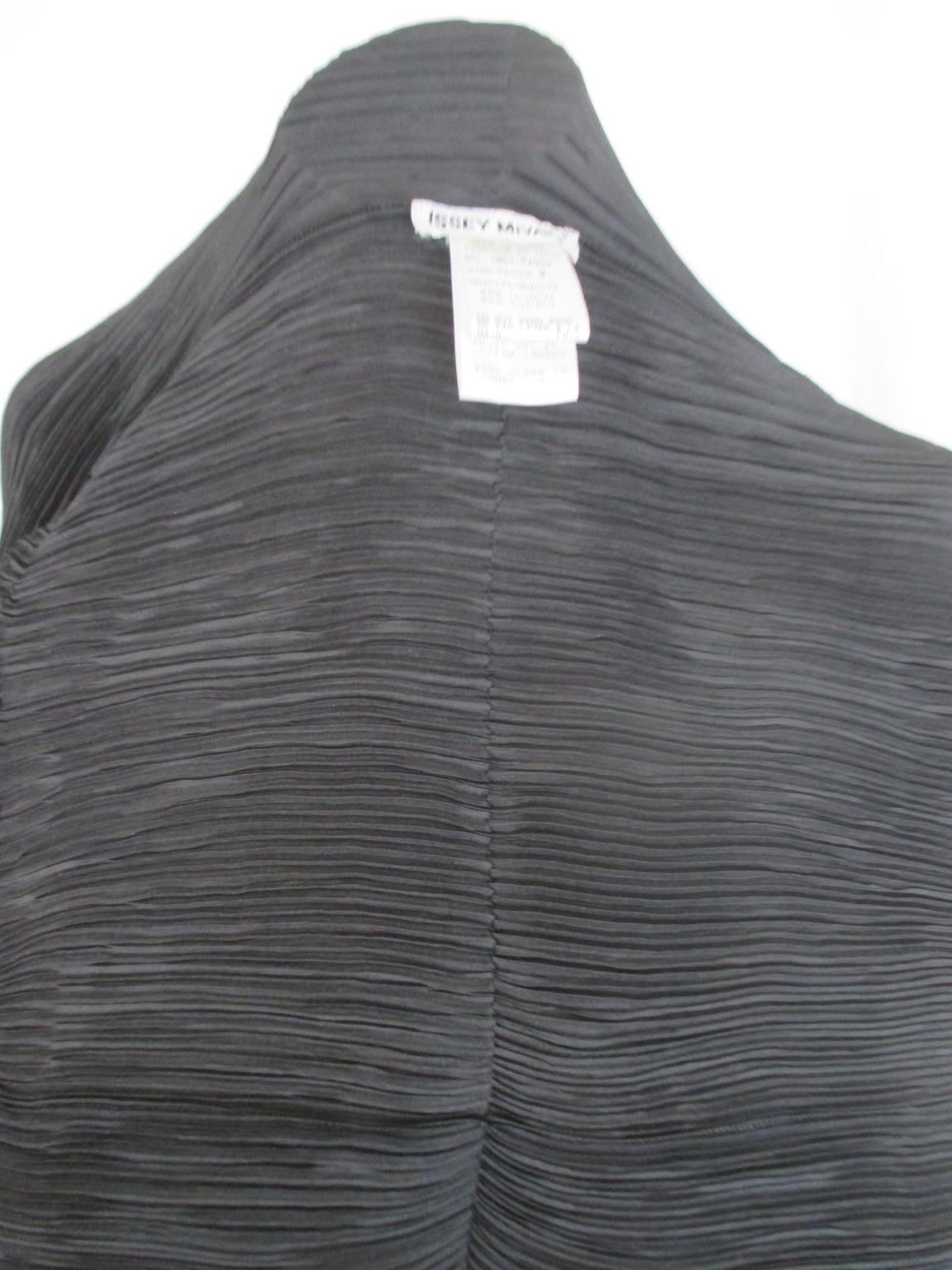 Issey Miyaki Black Pleated Coat Medium For Sale 5