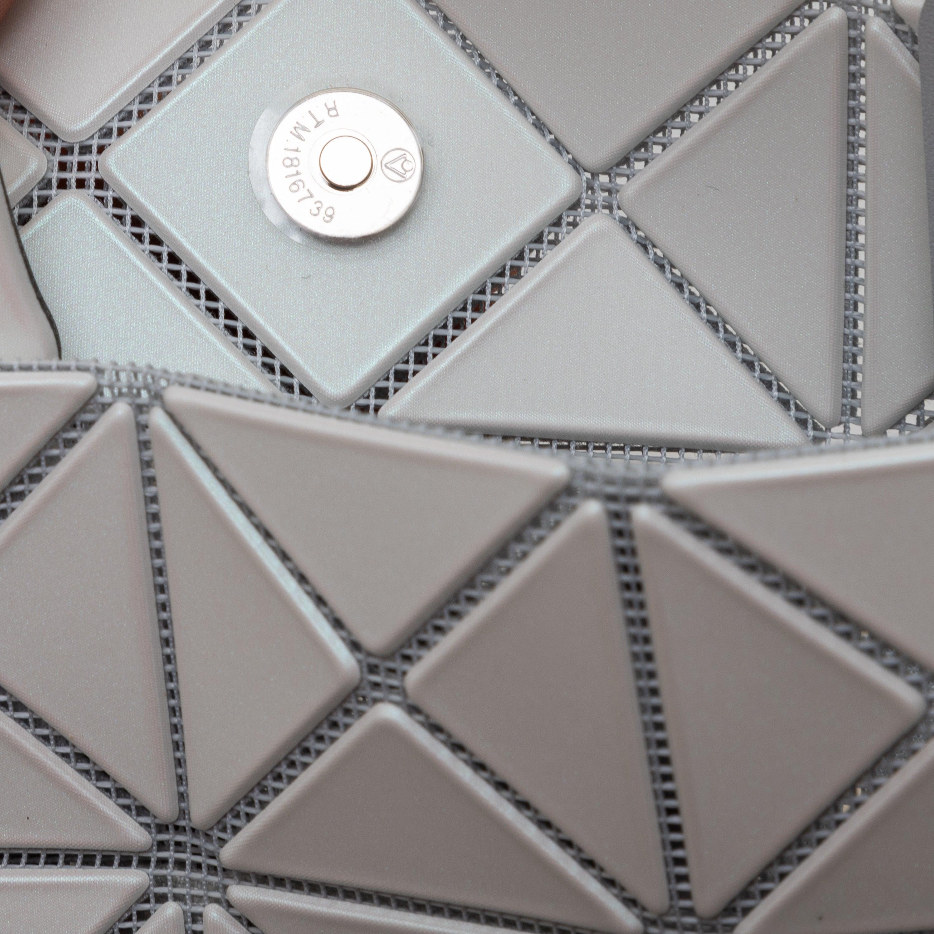 Mini sac fourre-tout Prism Plus Issey Miyaki, années 20 en vente 4