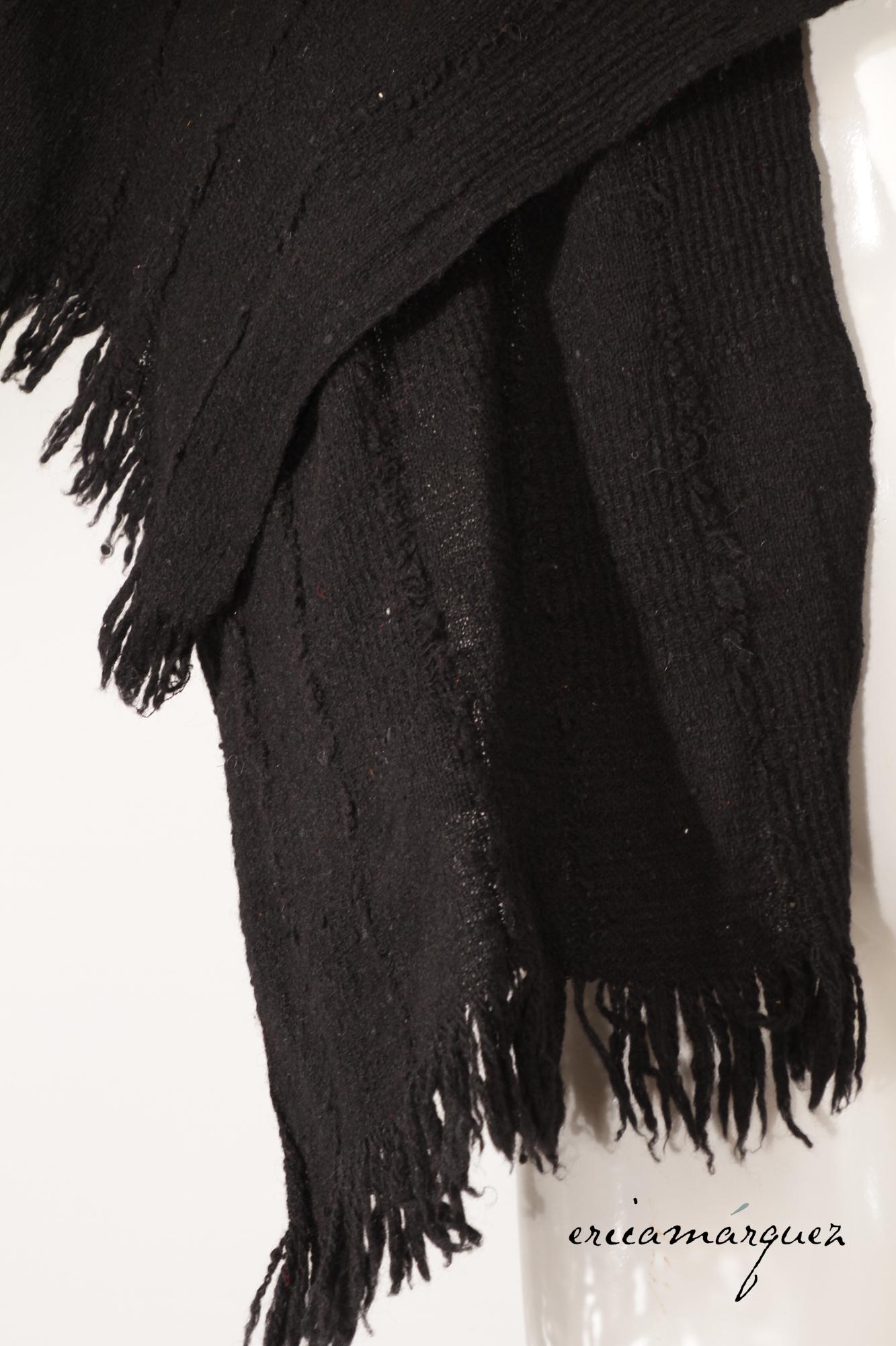 Noir ISSEY SPORT, écharpe oversize en laine noire tissée Saori en vente