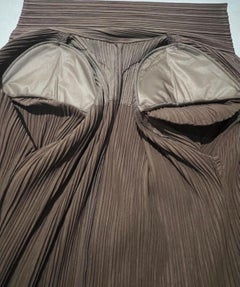 Issue Miayake Pleats Brown Cardigan