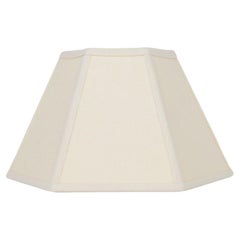 Issy Granger Abat-jour hexagonal en lin, bordé de crème - 10" - US Fitting