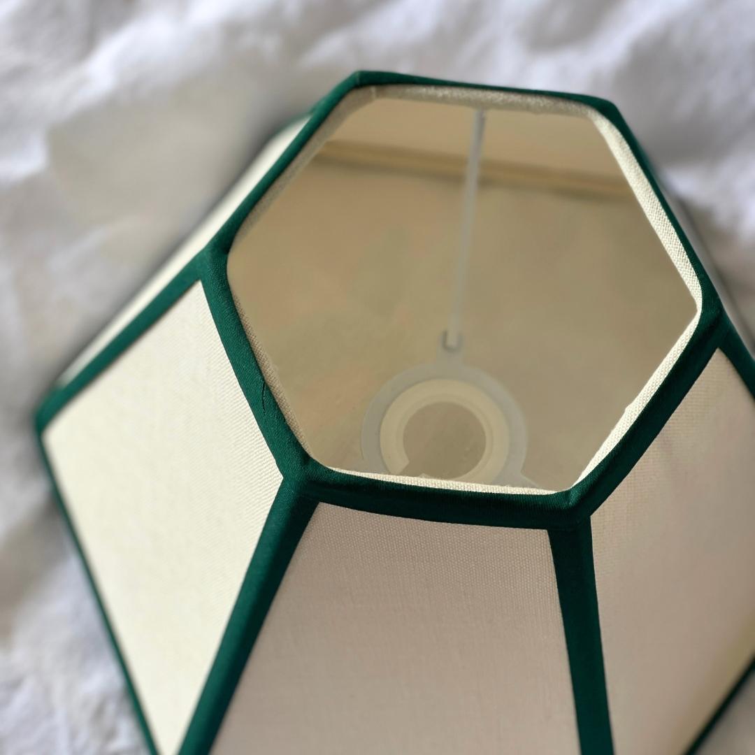 Britannique Abat-jour en lin hexagonal Issy Granger, bordures vertes - 10
