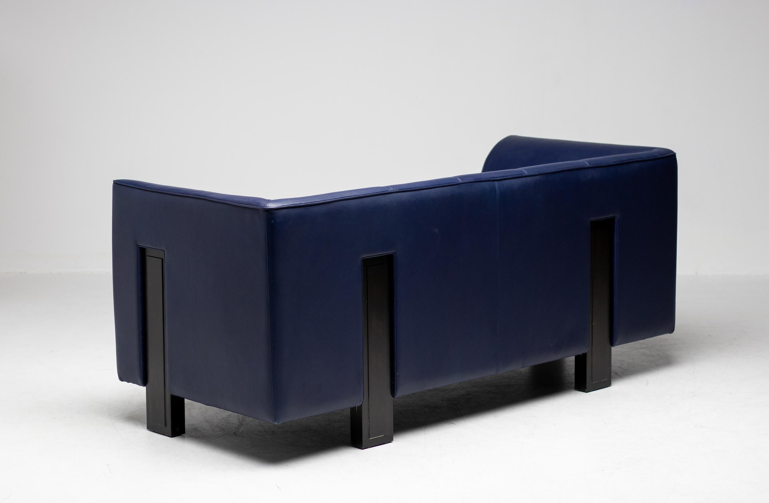Late 20th Century ISU Sofa in Blue Leather by Shigeru Uchida, 1995 For Sale