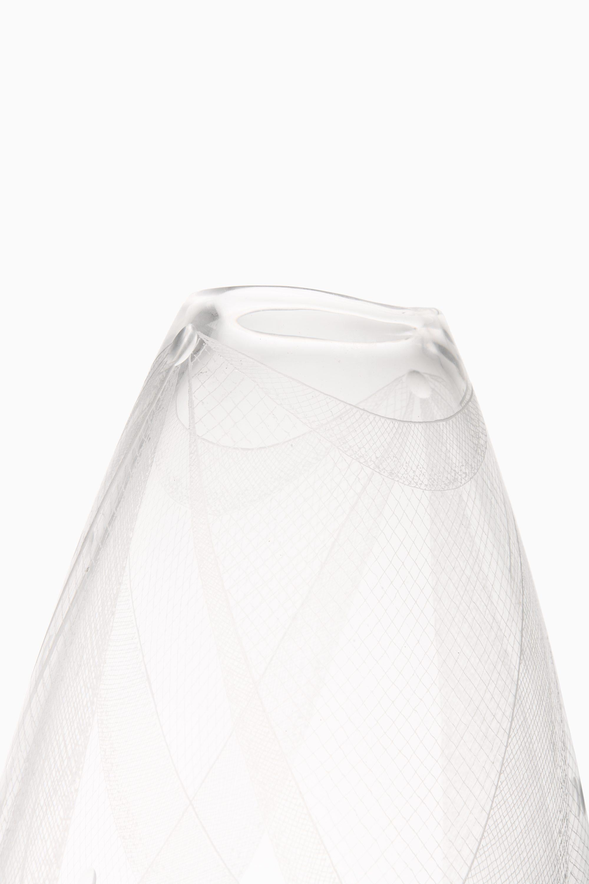 Scandinavo moderno Vaso in vetro 'It Smells Like Fish' di Vicke Lindstrand, anni '50 in vendita