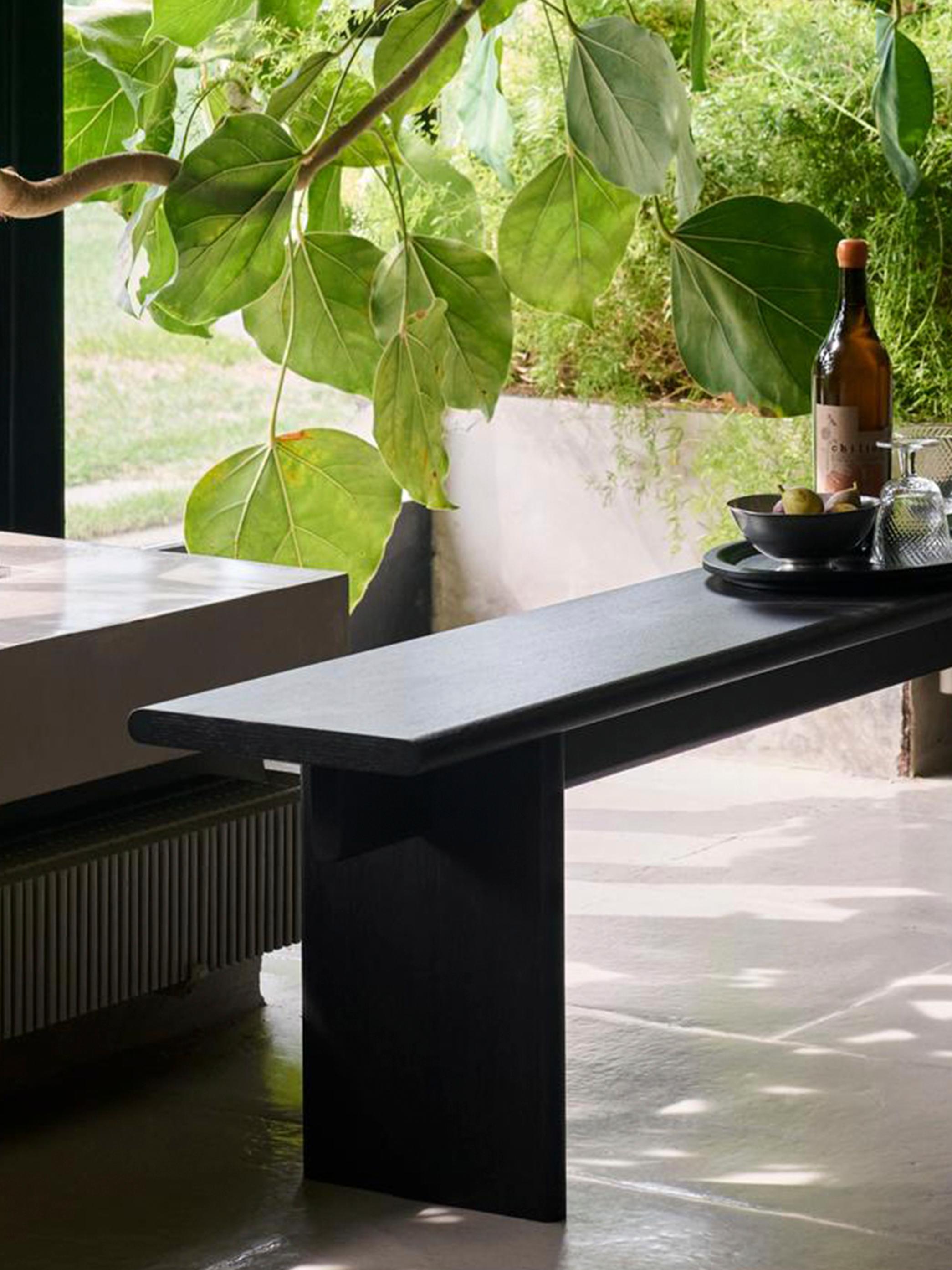 Banco Ita OS5 en roble teñido oscuro by OEO Studio for &Tradition Roble en venta