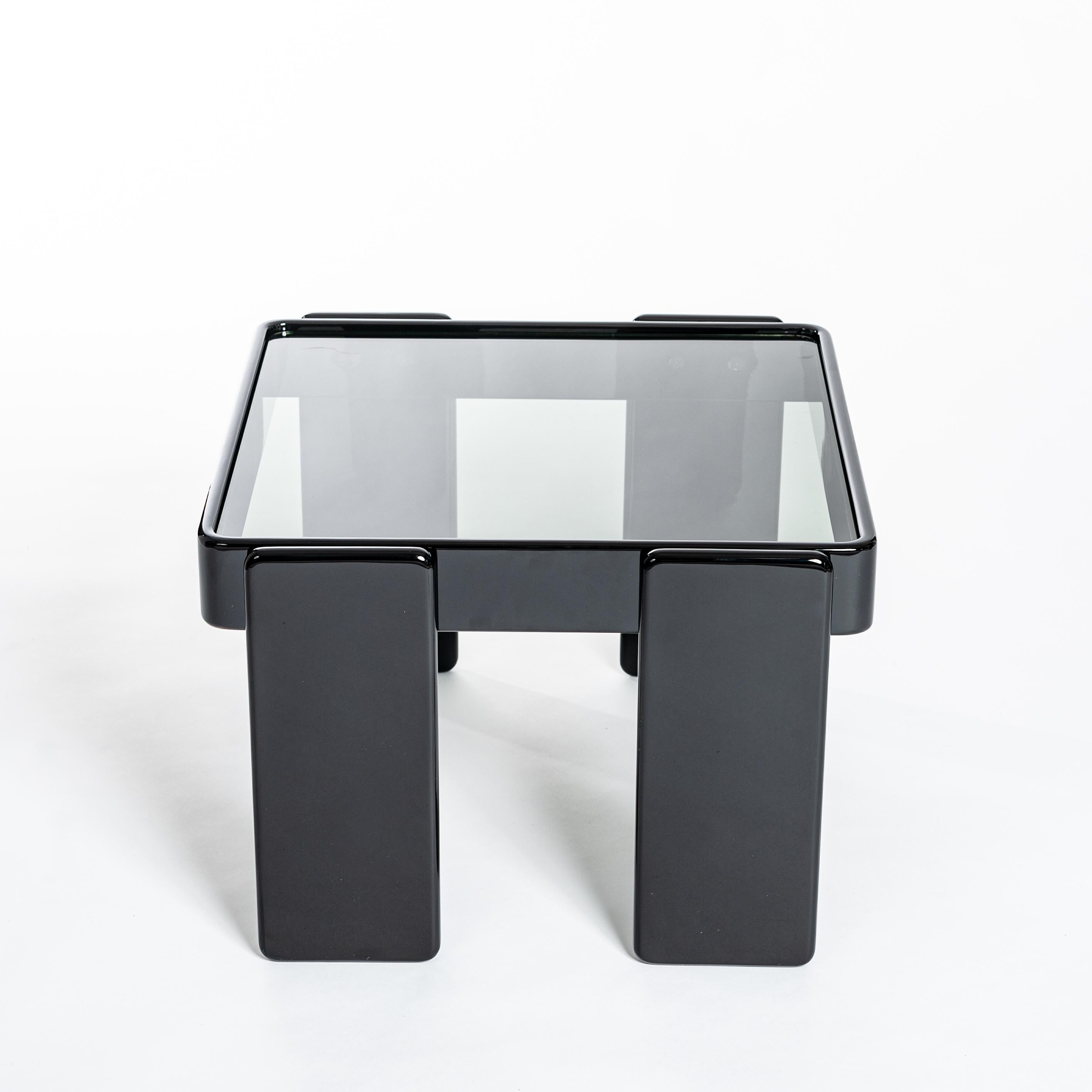 Mid-20th Century Italian Midcentury Gianfranco Frattini Black Nesting Tables for Cassina, 1960s For Sale