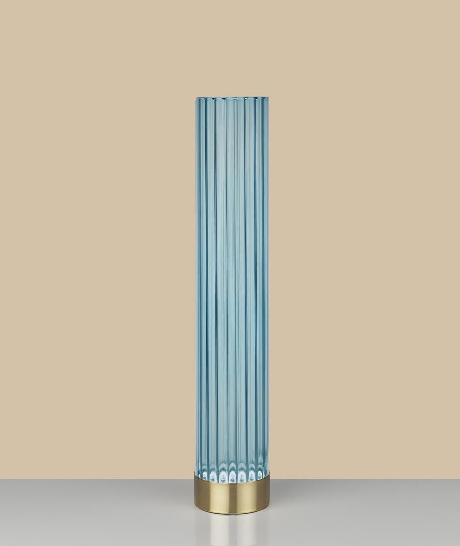 Lámpara de mesa Itala Big by Euroluce Lampadari
Dimensiones: Ø 12 x A 70 cm.
Materiales: Metal y cristal.

Disponible en distintos colores y tres tamaños diferentes. Los precios pueden variar. Todas nuestras lámparas pueden cablearse según cada